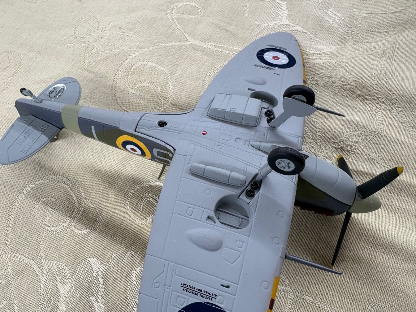 ES205  Franklin Mint Armour Collection WWII Spitfire Model Plane