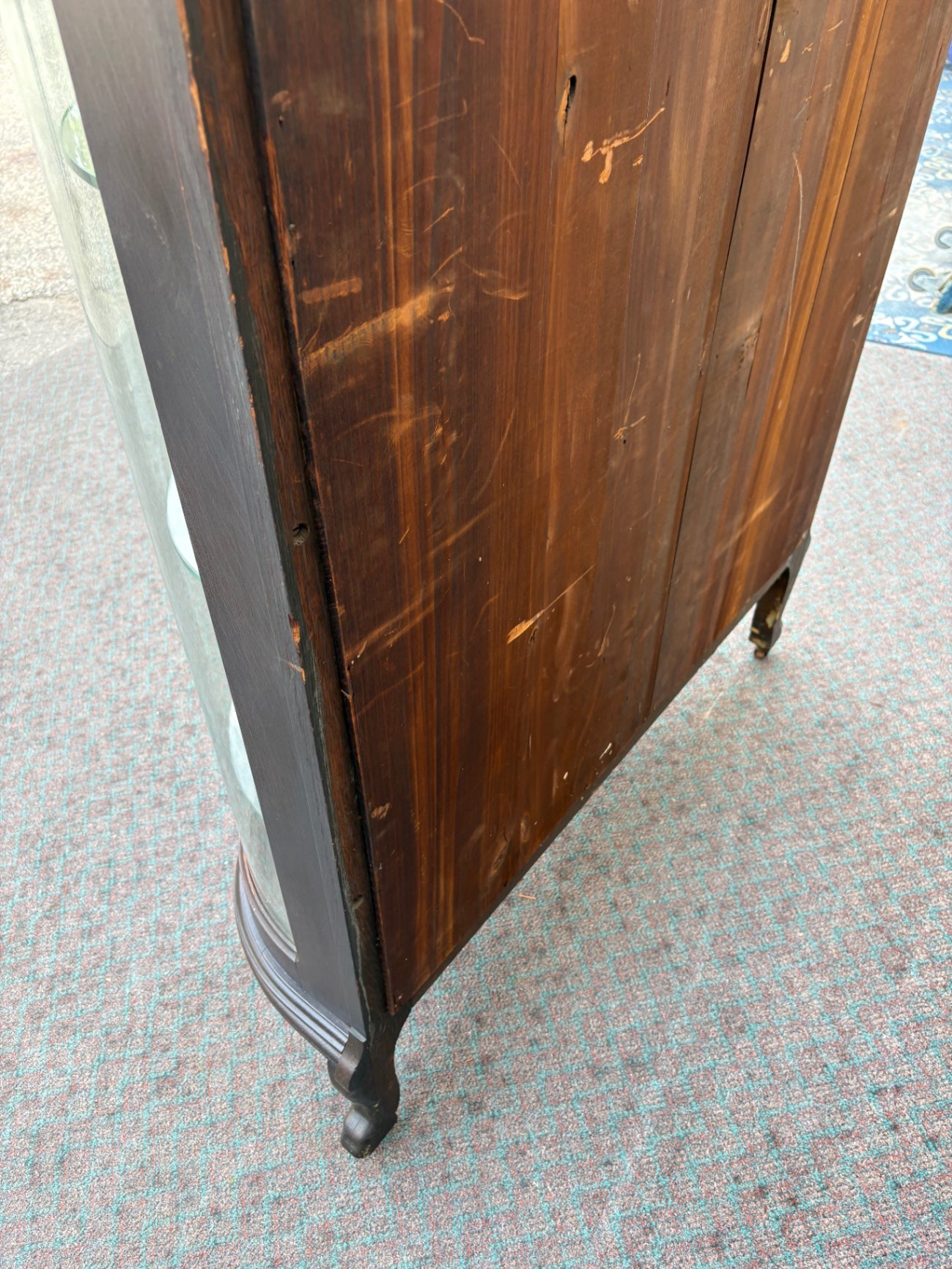67971 Antique Curved Glass Oak China Cabinet with Lion Carvings