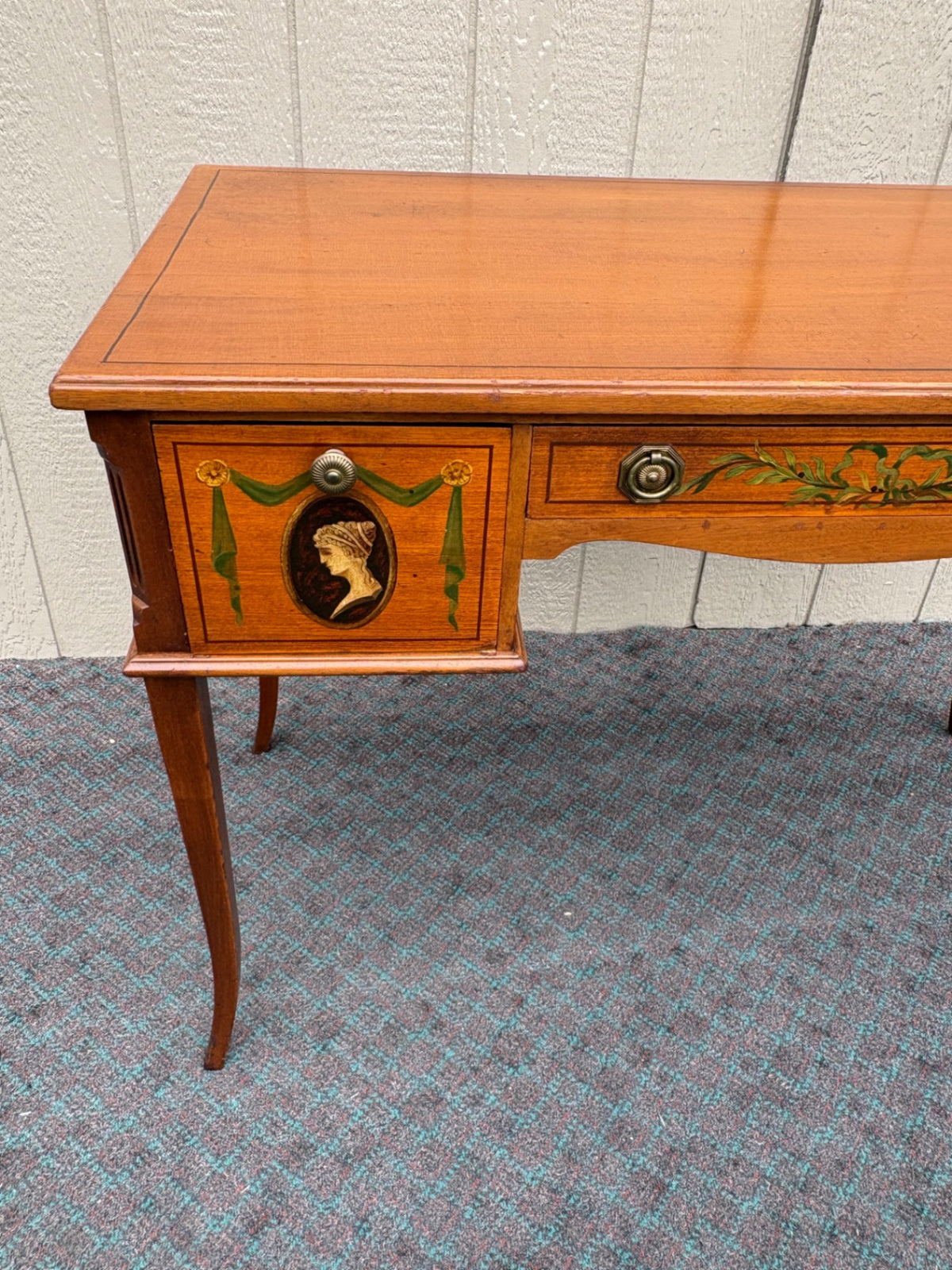 68146  Kittinger Adam's Style Mahogany Vanity Desk with Cameo Inlays