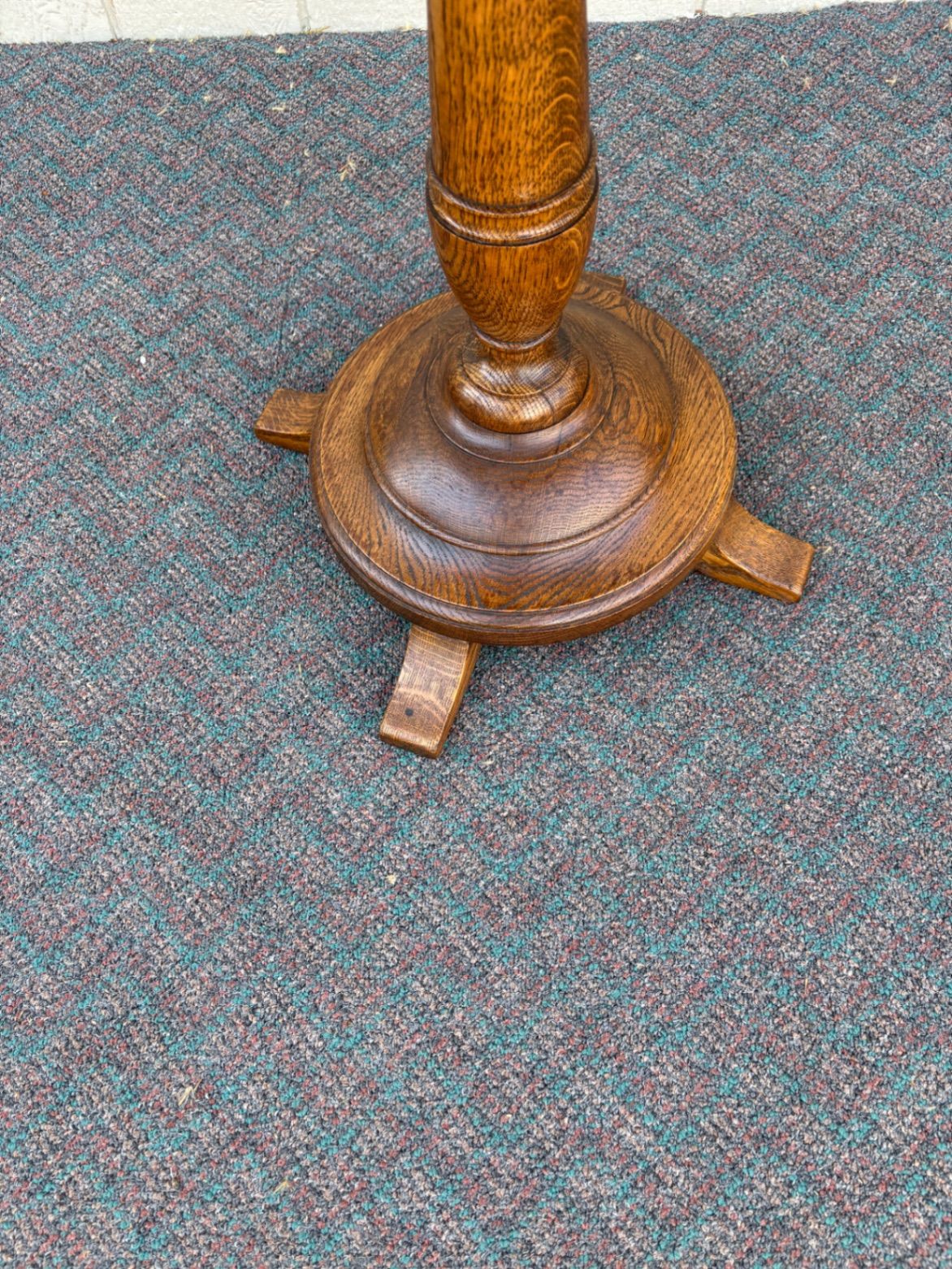 67691 Victorian Vintage Oak Pedestal Lamp Table with Turned Base