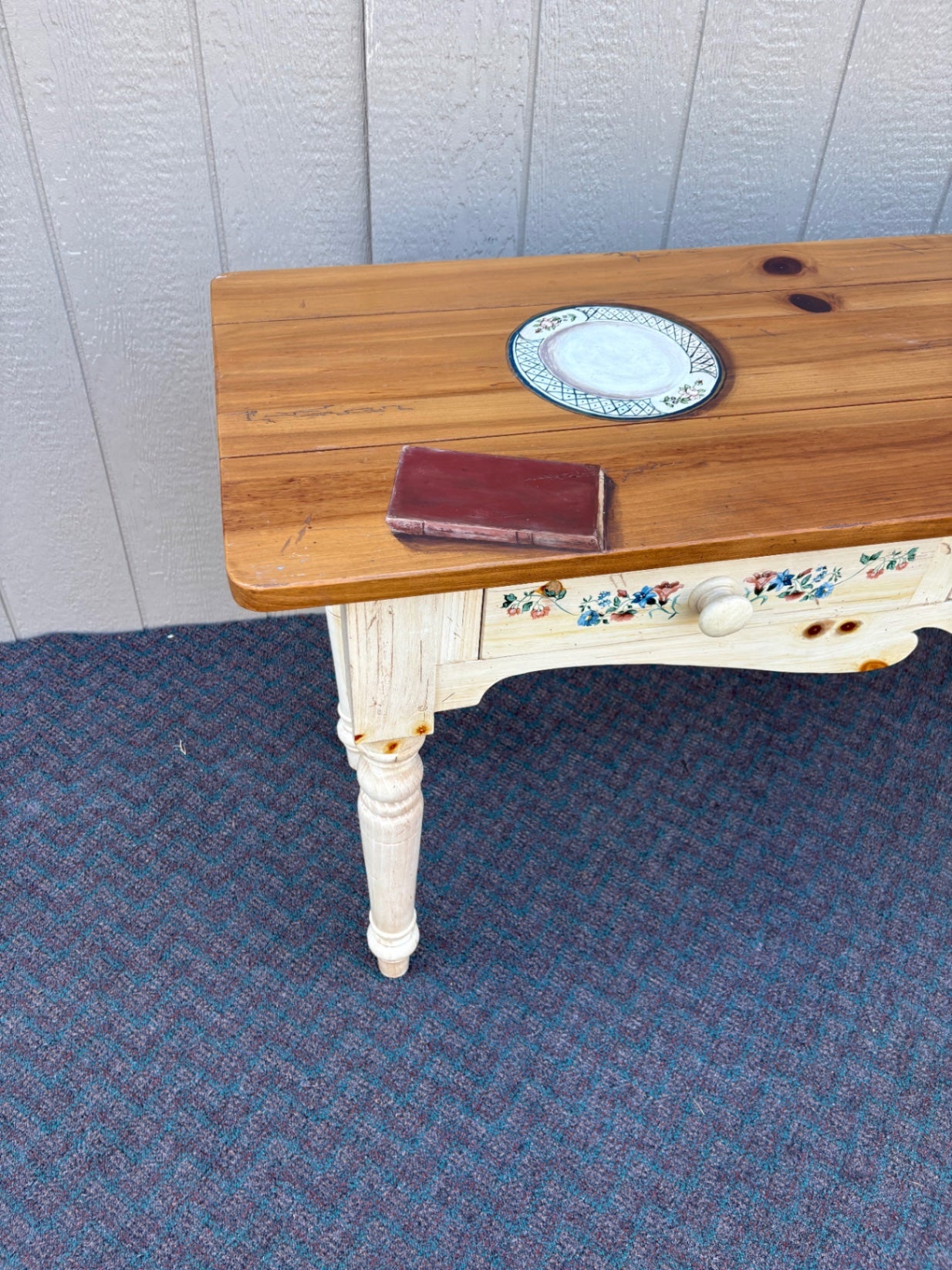 67858 Ethan Allen Country Style Console Table with Floral Accents