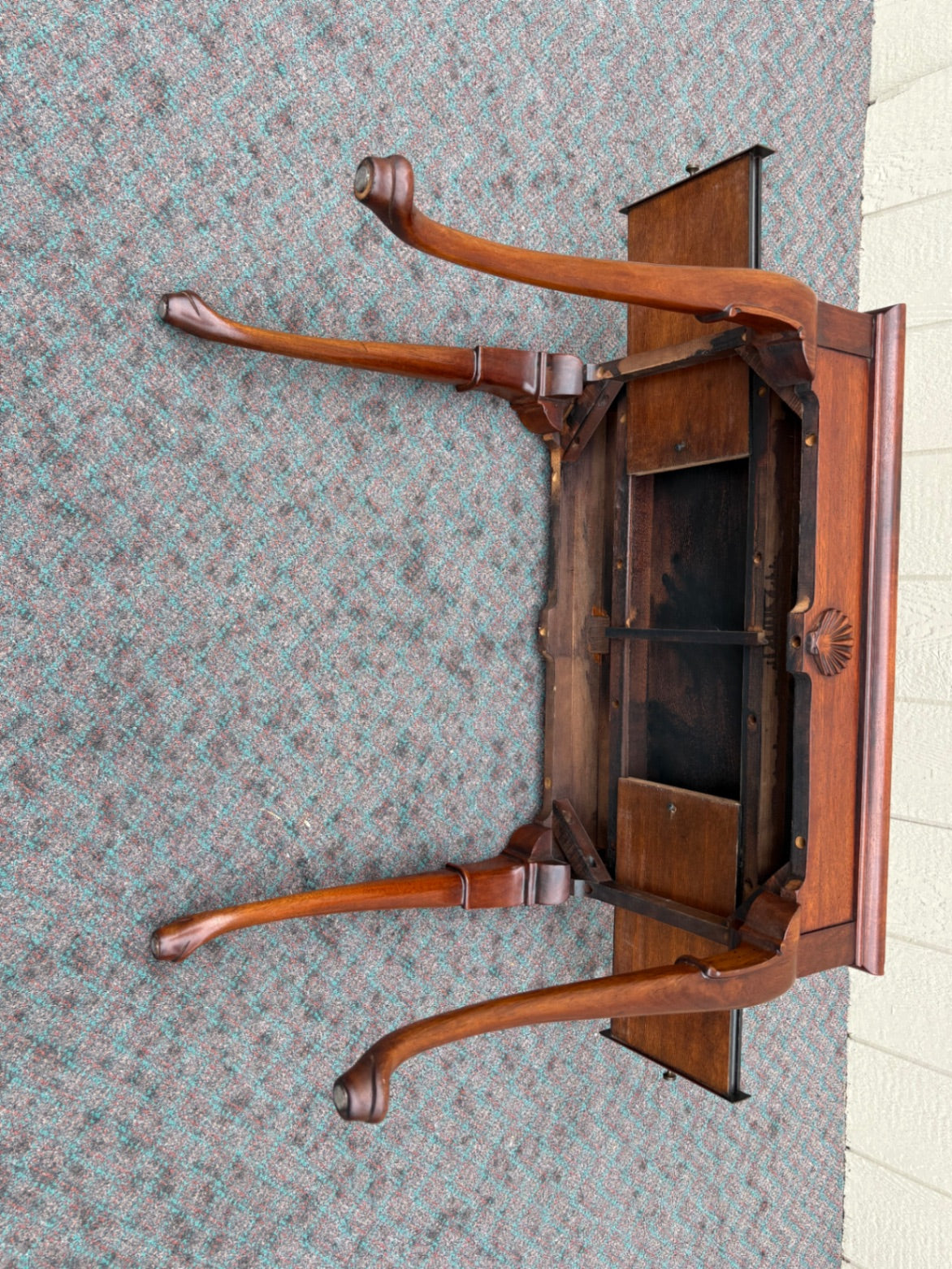 67929 Queen Anne Style Mahogany Tea Table with Slide-Out Trays