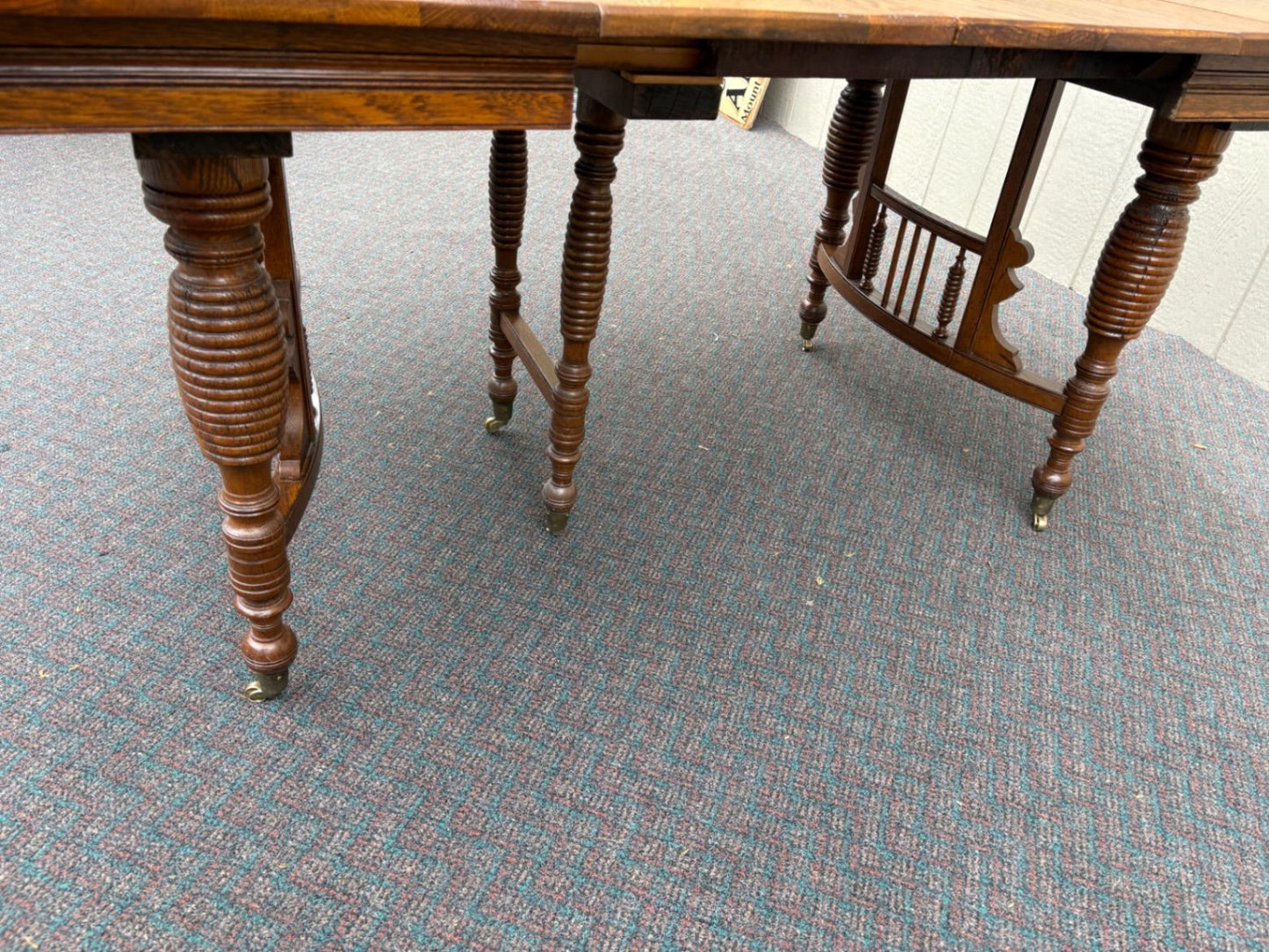 67627 Victorian Oak Dining Table with Turned Legs and Leaves