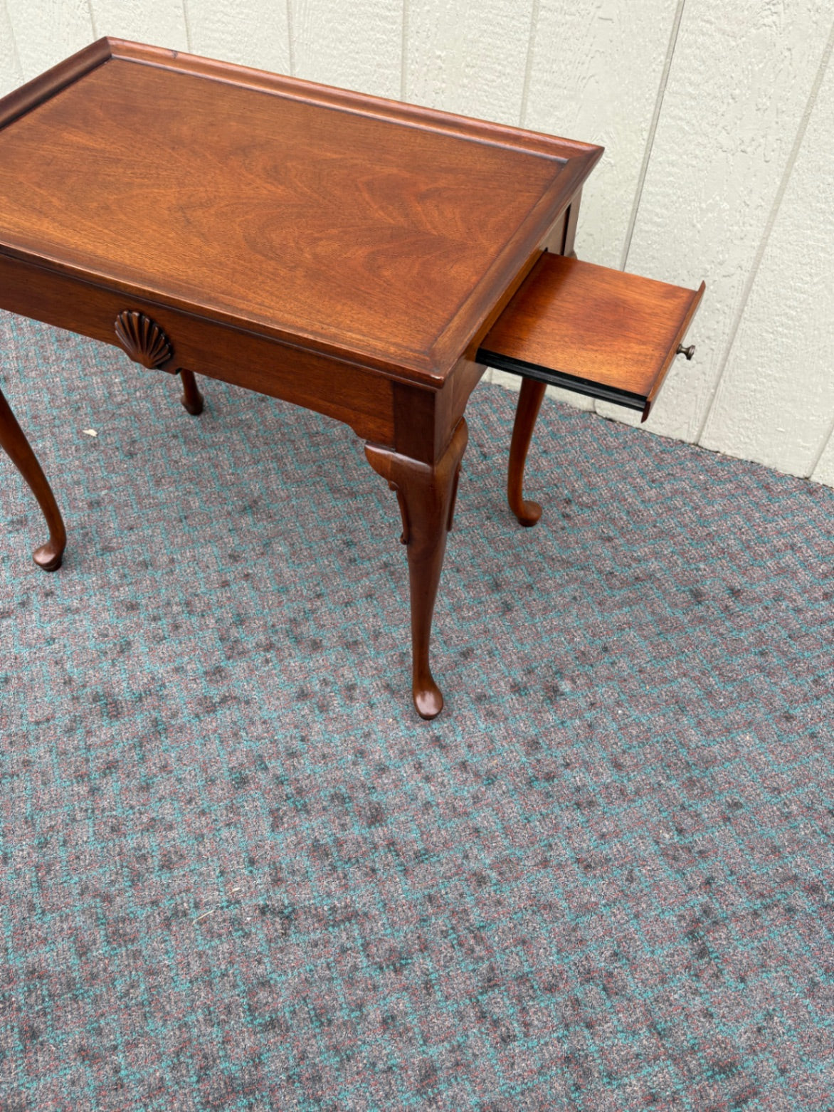 67929 Queen Anne Style Mahogany Tea Table with Slide-Out Trays