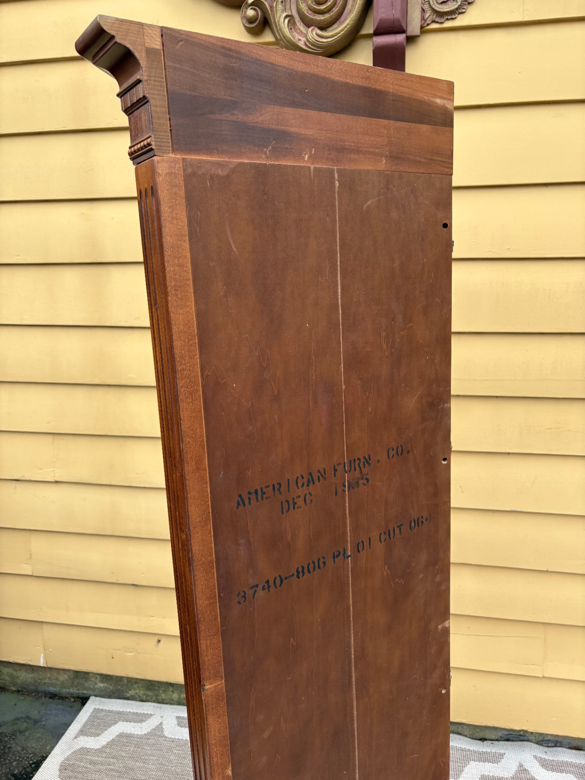 68207 AMERICAN Furniture Beveled Glass Corner Curio Cabinet