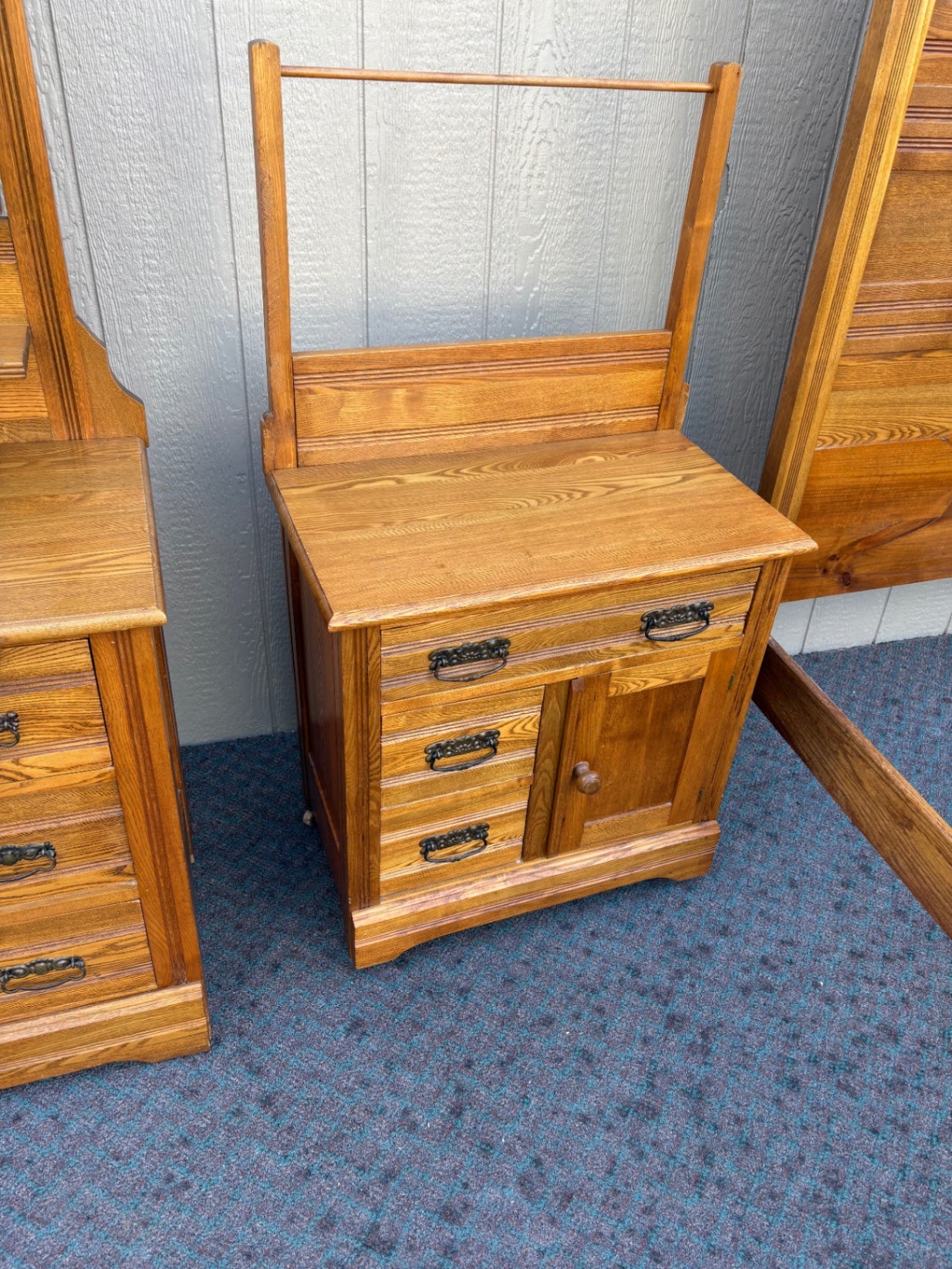 67947  Victorian Oak Bedroom Set with Full Size Bed and Dresser
