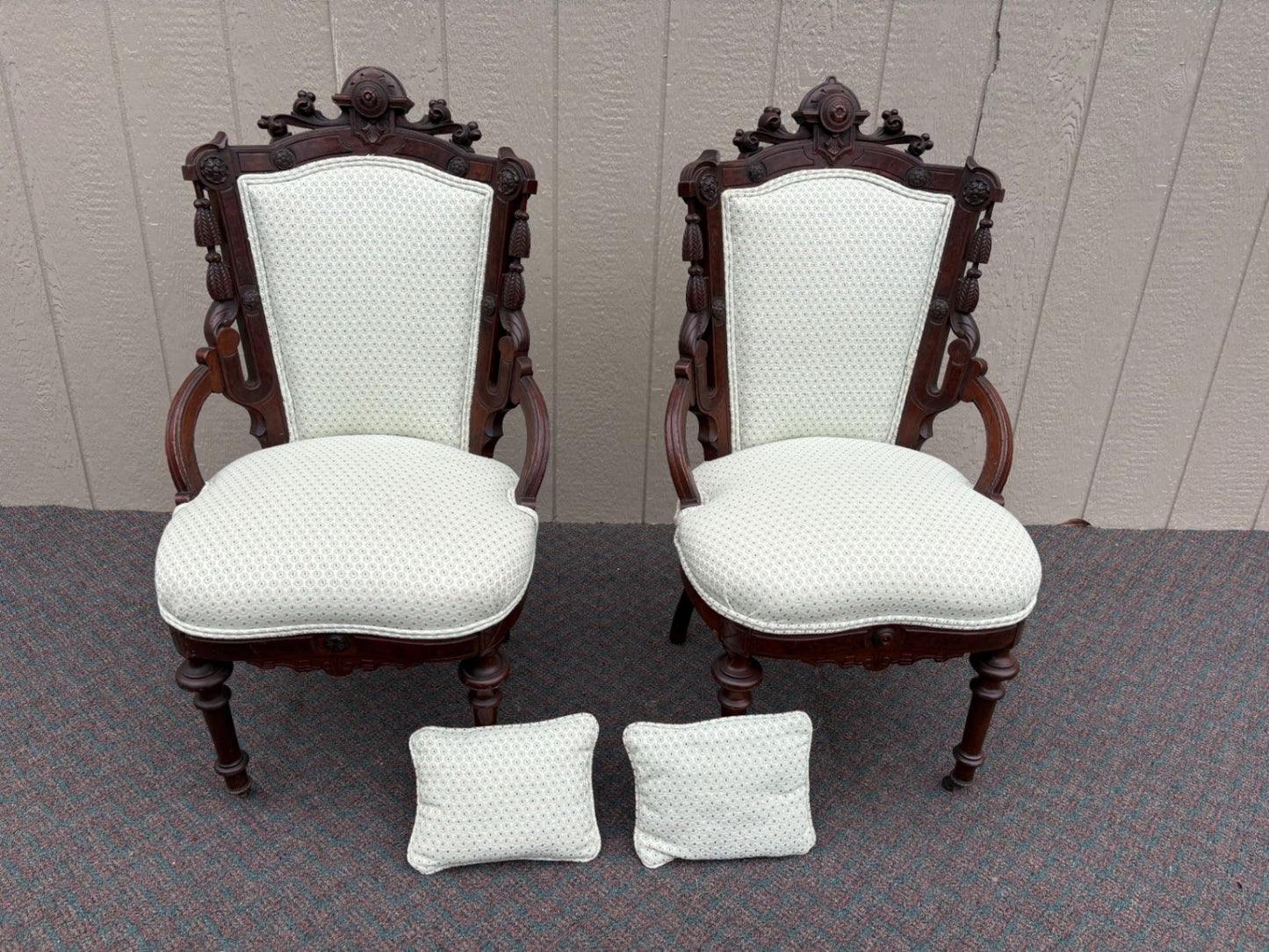 67621  Pair of Victorian Balloon-Back Chairs in Mahogany with Upholstery