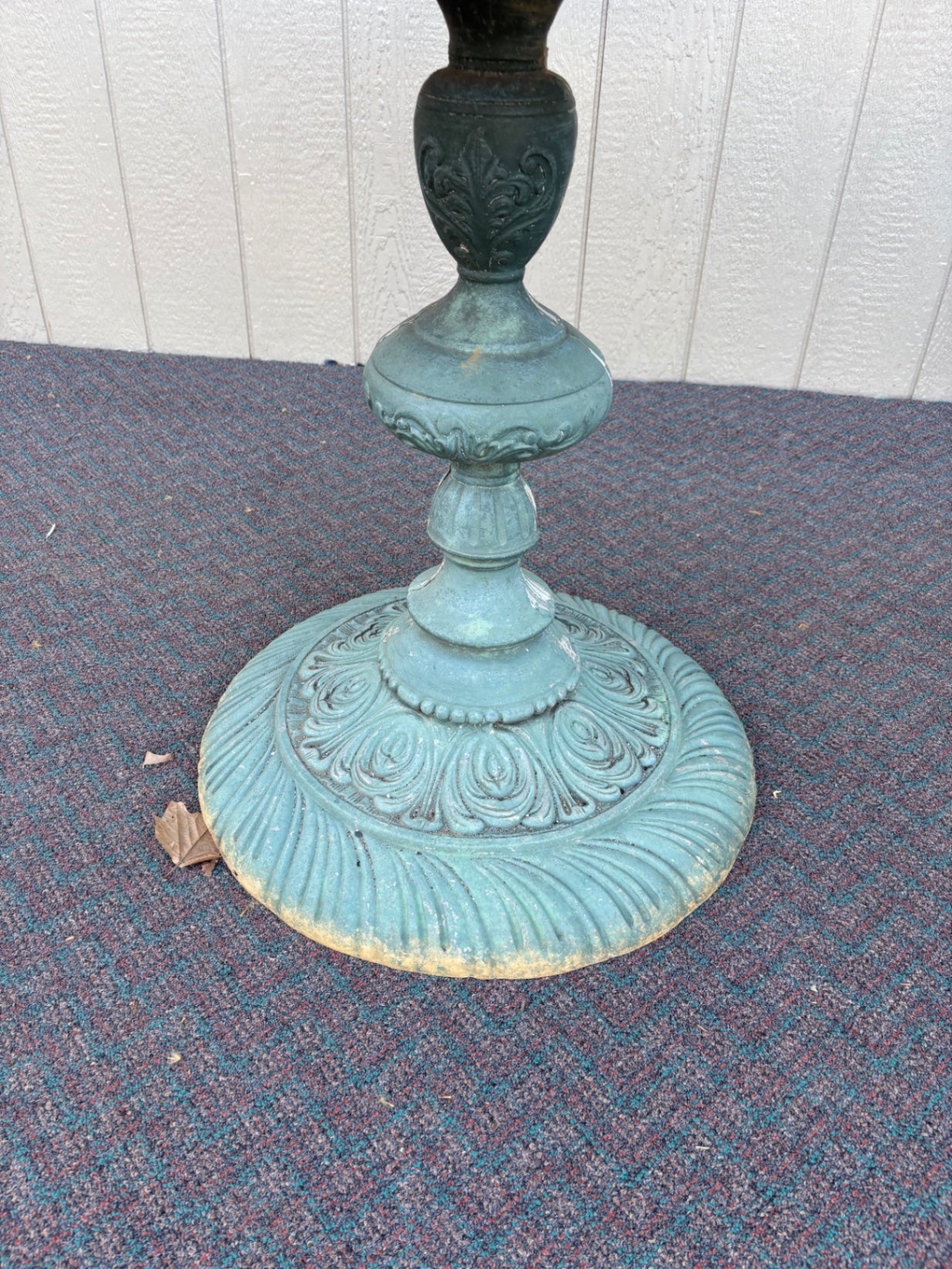 67939 Vintage 4-Piece Cast Iron Peacock Patio Set with Table and Chairs