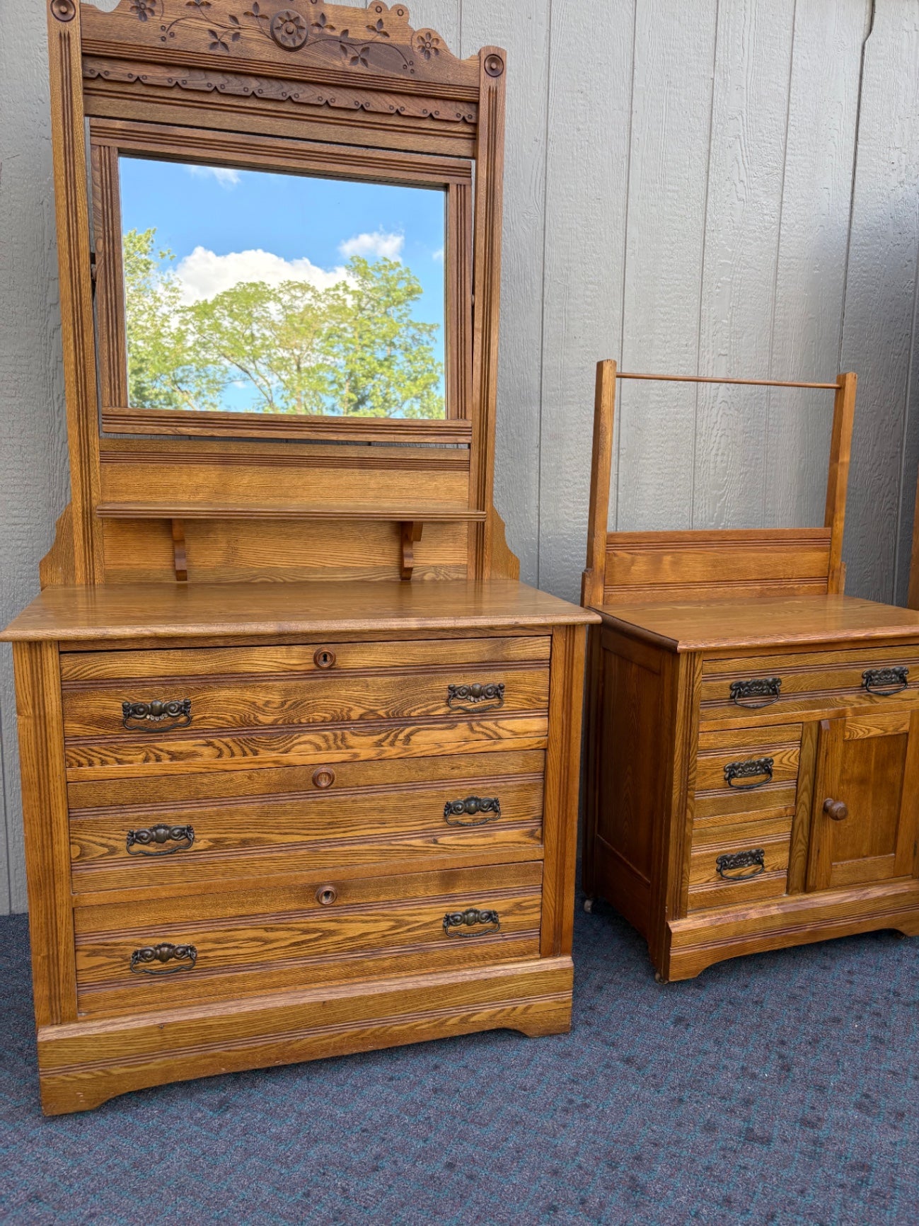 67947  Victorian Oak Bedroom Set with Full Size Bed and Dresser
