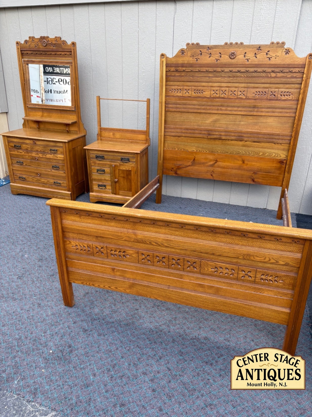 67947  Victorian Oak Bedroom Set with Full Size Bed and Dresser