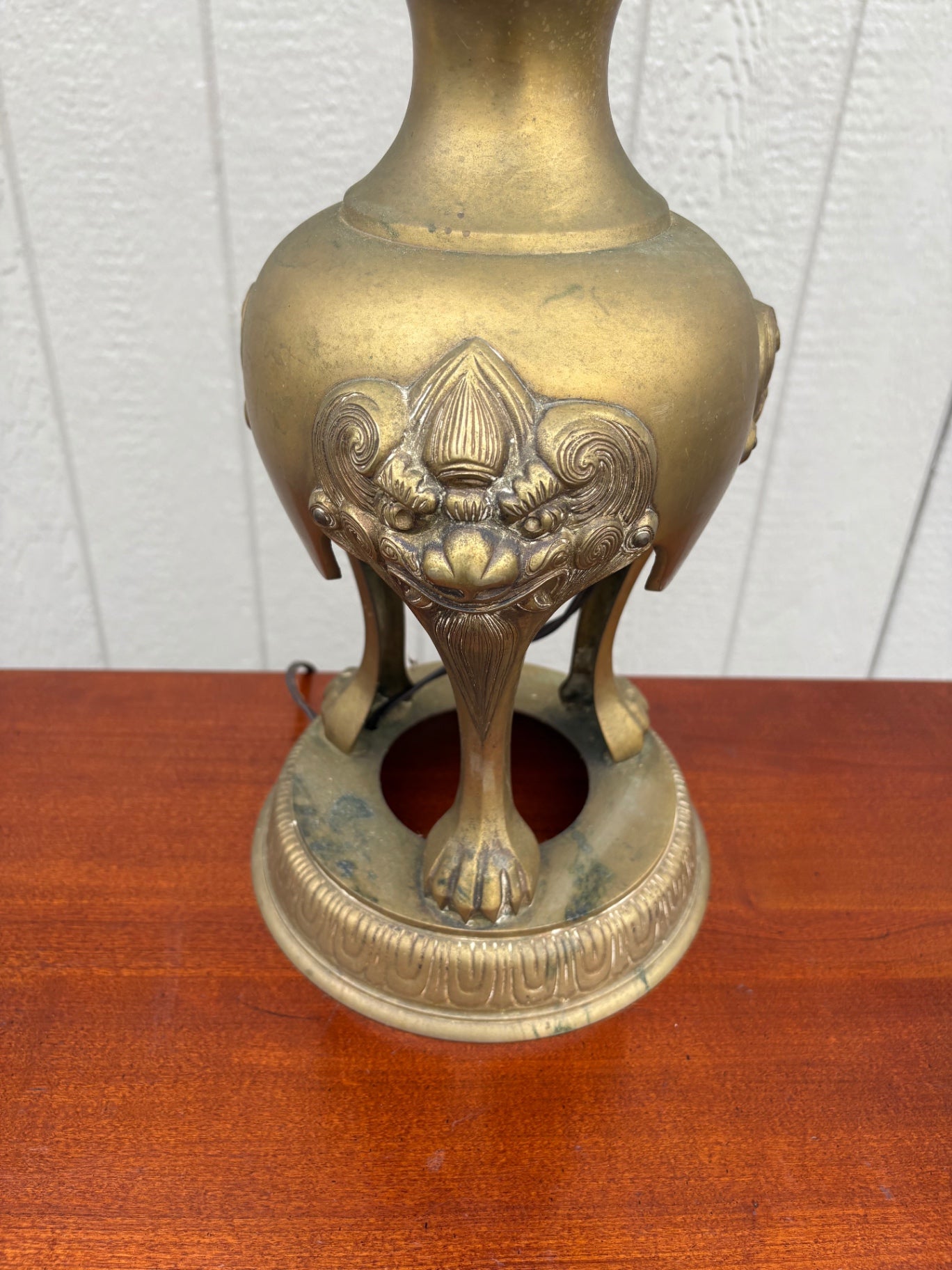 68108  Ornate Vintage Brass Table Lamp with Lion Paw Base