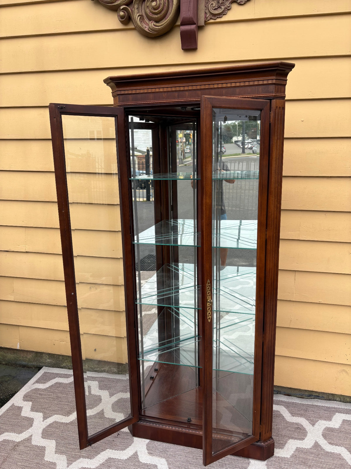 68207 AMERICAN Furniture Beveled Glass Corner Curio Cabinet