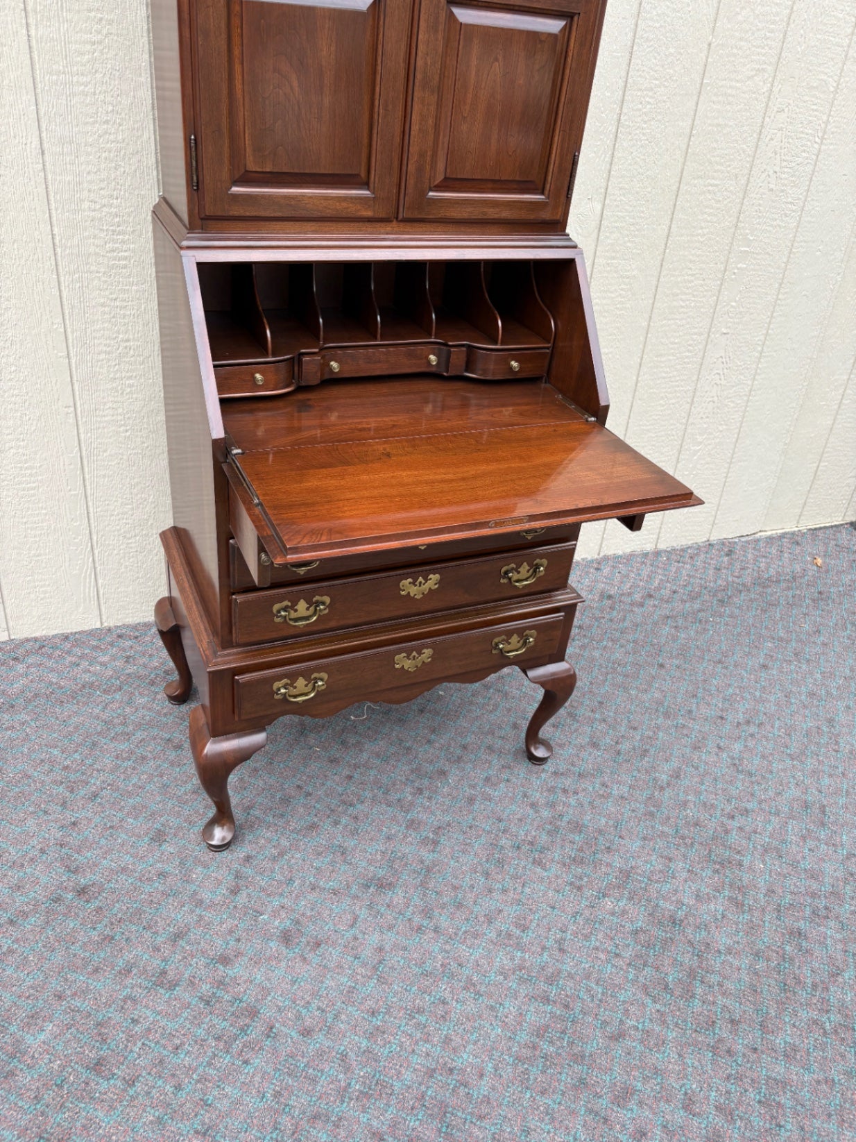 Ethan Allen Queen Anne Style Secretary Desk with Hutch Cabinet