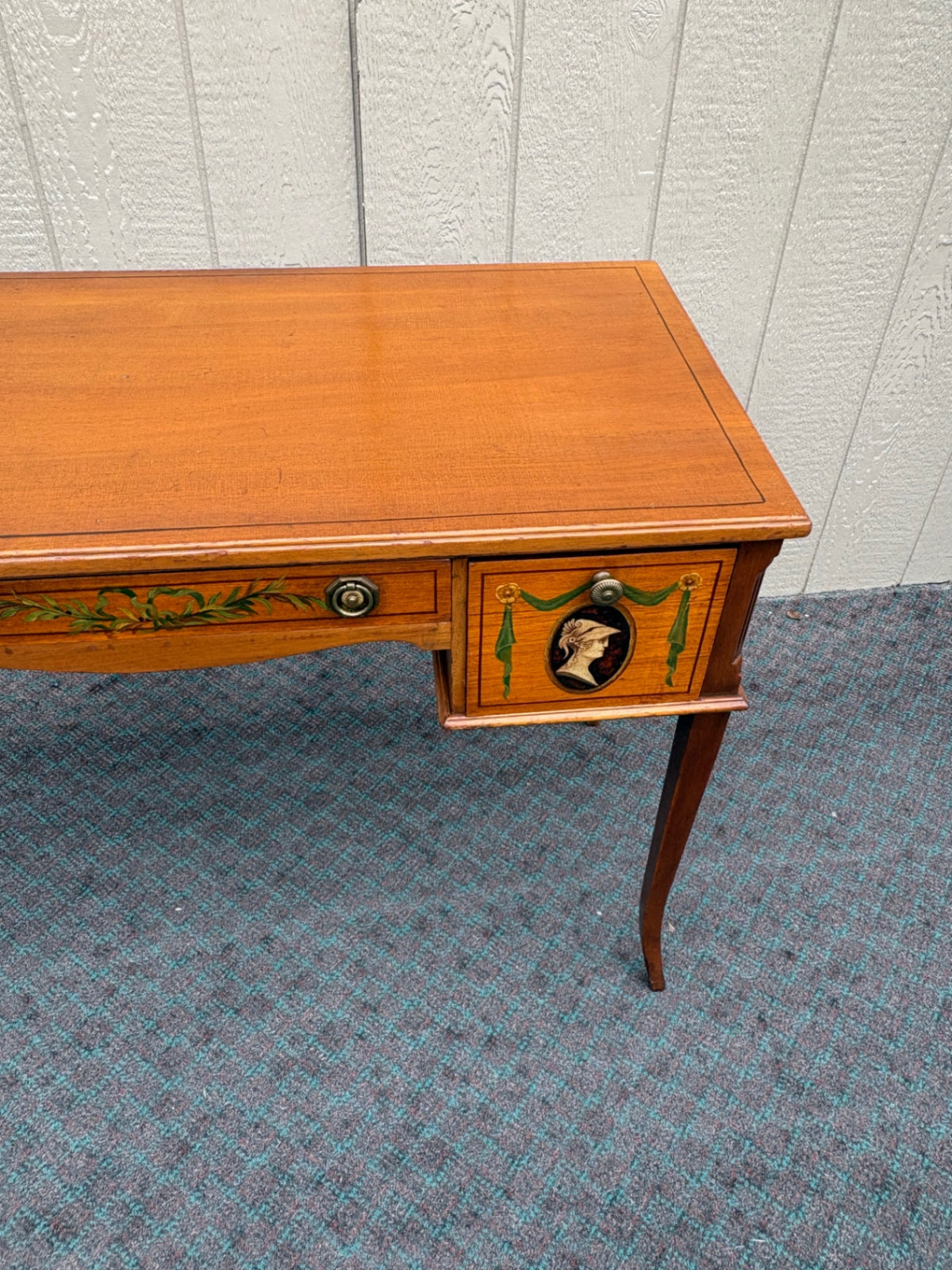 68146  Kittinger Adam's Style Mahogany Vanity Desk with Cameo Inlays