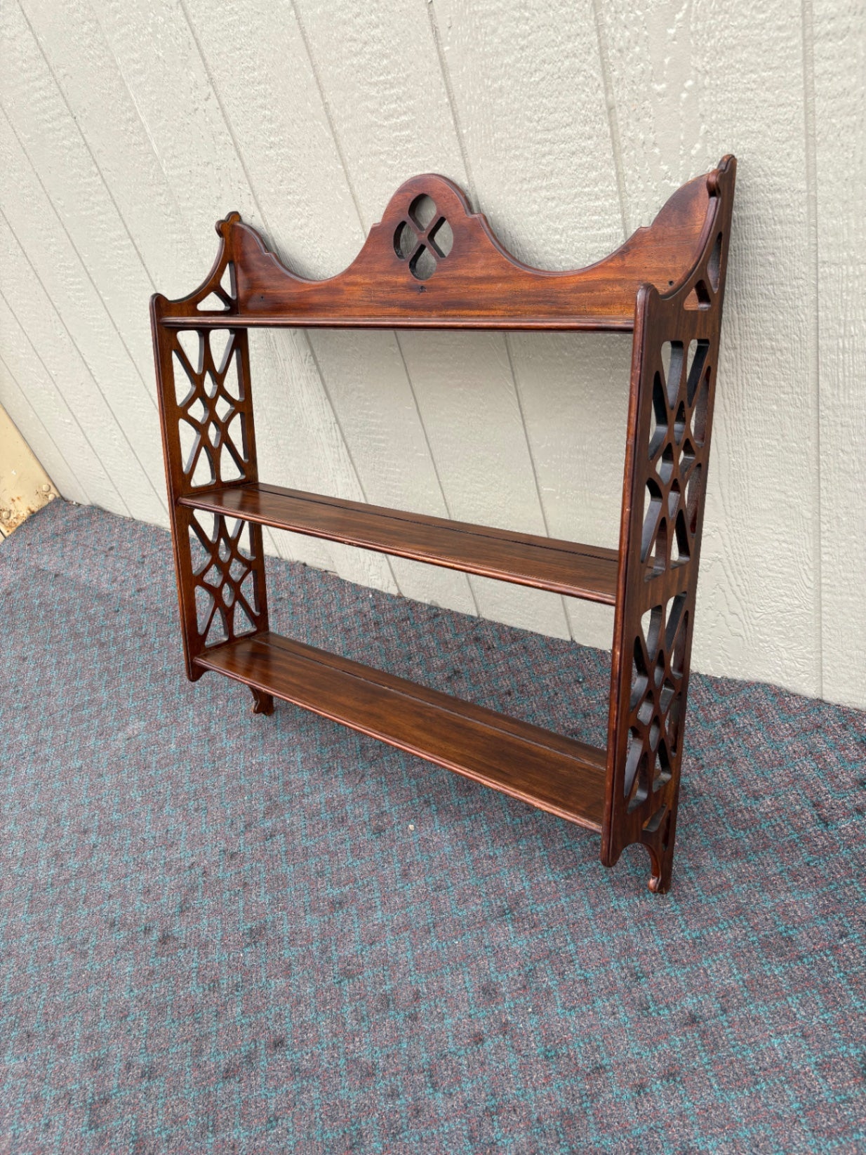 68112 Mahogany Wall Shelf with Lattice Sides and Scalloped Top