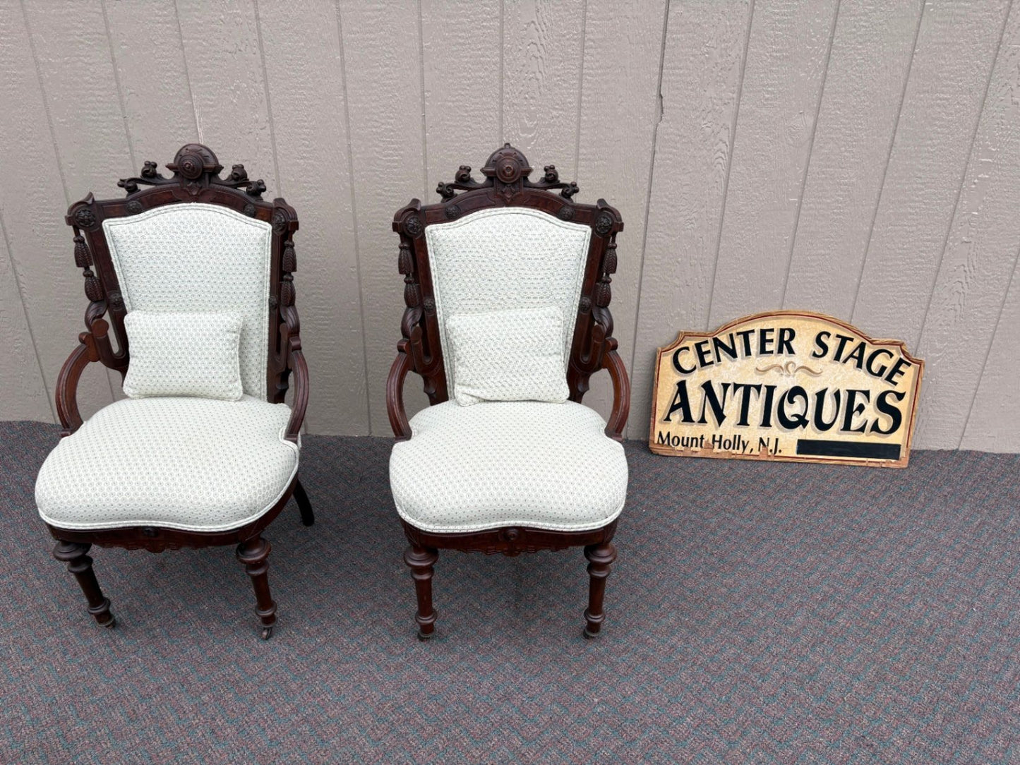 67621  Pair of Victorian Balloon-Back Chairs in Mahogany with Upholstery