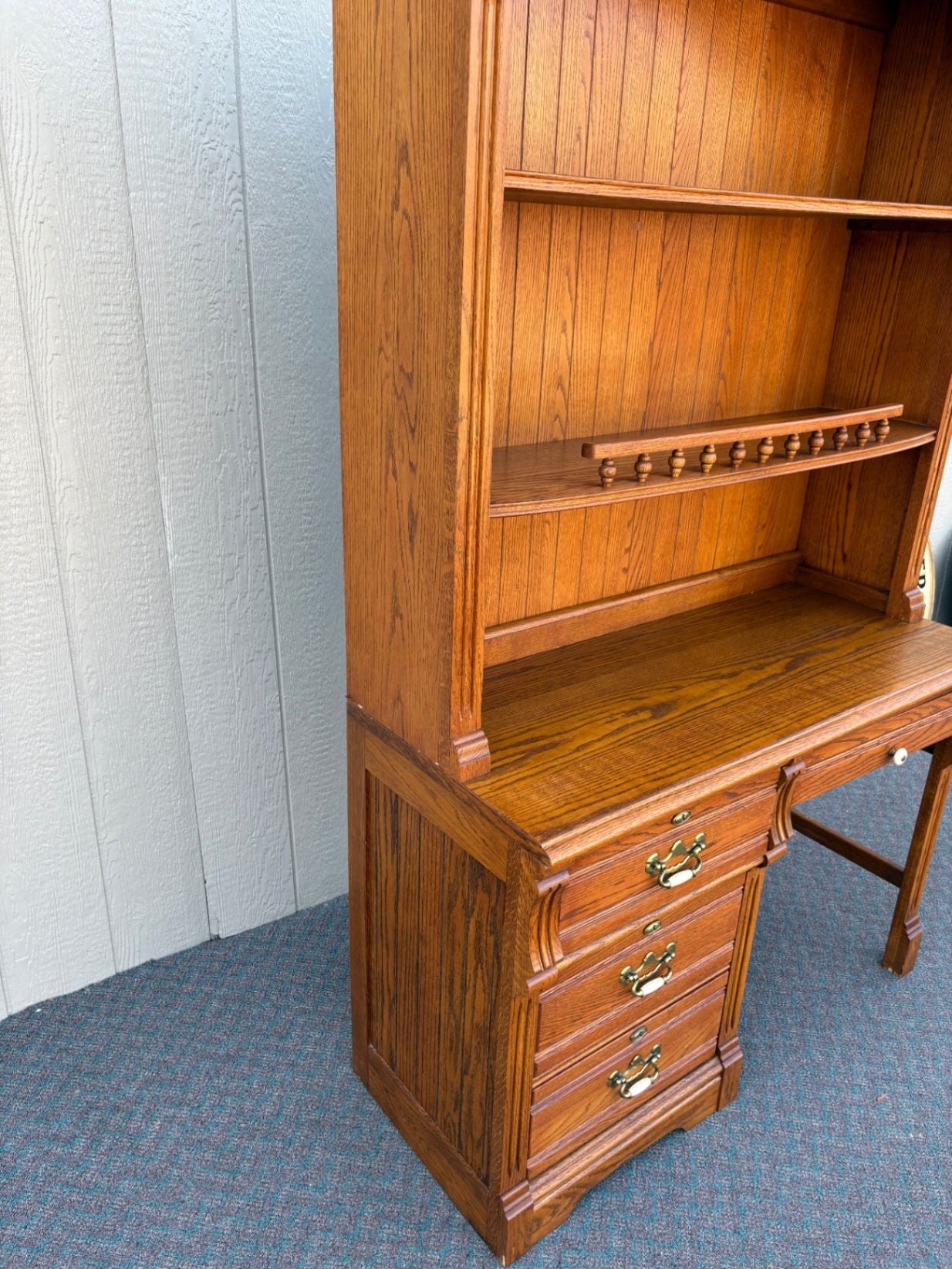 67655 Lexington Traditional Solid Oak Desk with Hutch and Brass Hardware