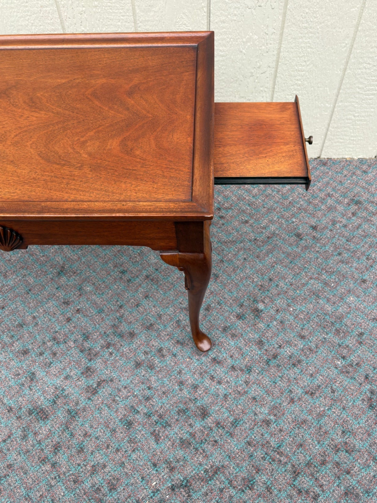 67929 Queen Anne Style Mahogany Tea Table with Slide-Out Trays