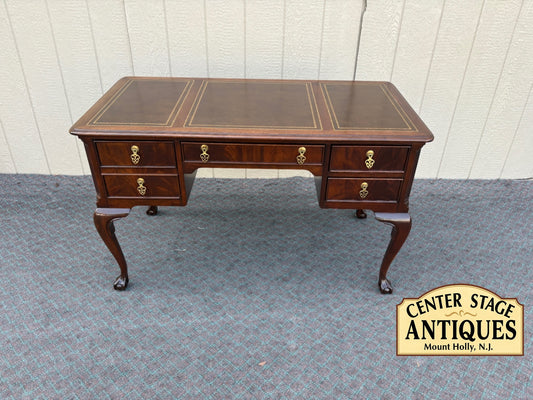 68162 Sligh Queen Anne Style Leather Top Writing Desk Mahogany