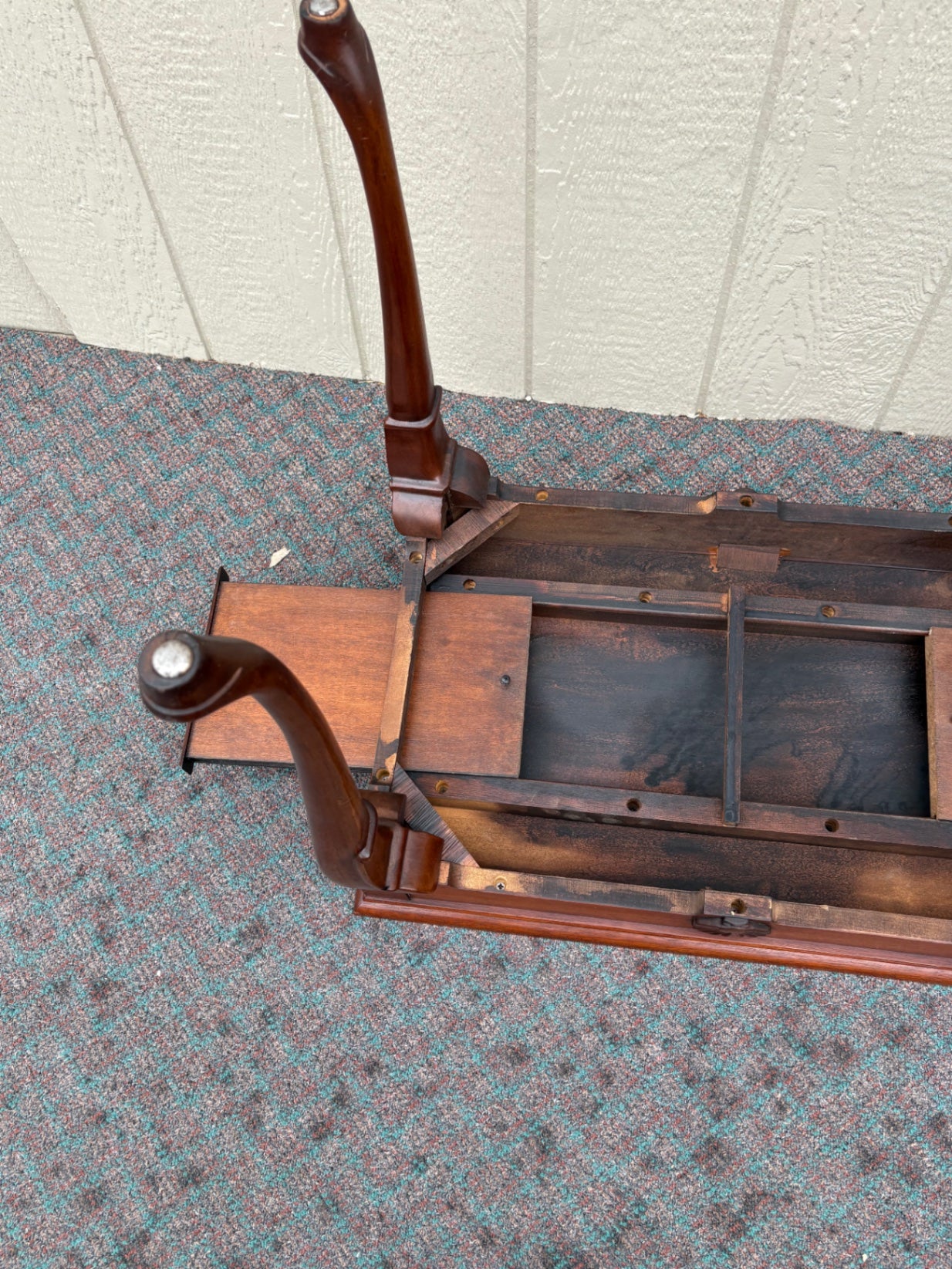 67929 Queen Anne Style Mahogany Tea Table with Slide-Out Trays