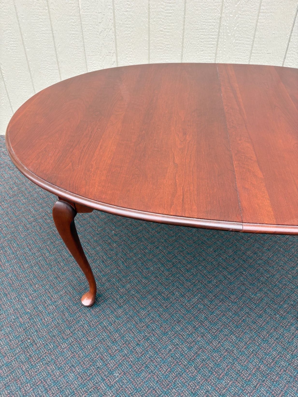 67536 Hitchcock Queen Anne Style Dining Table with 3 Leaves TOP 94" x 42"