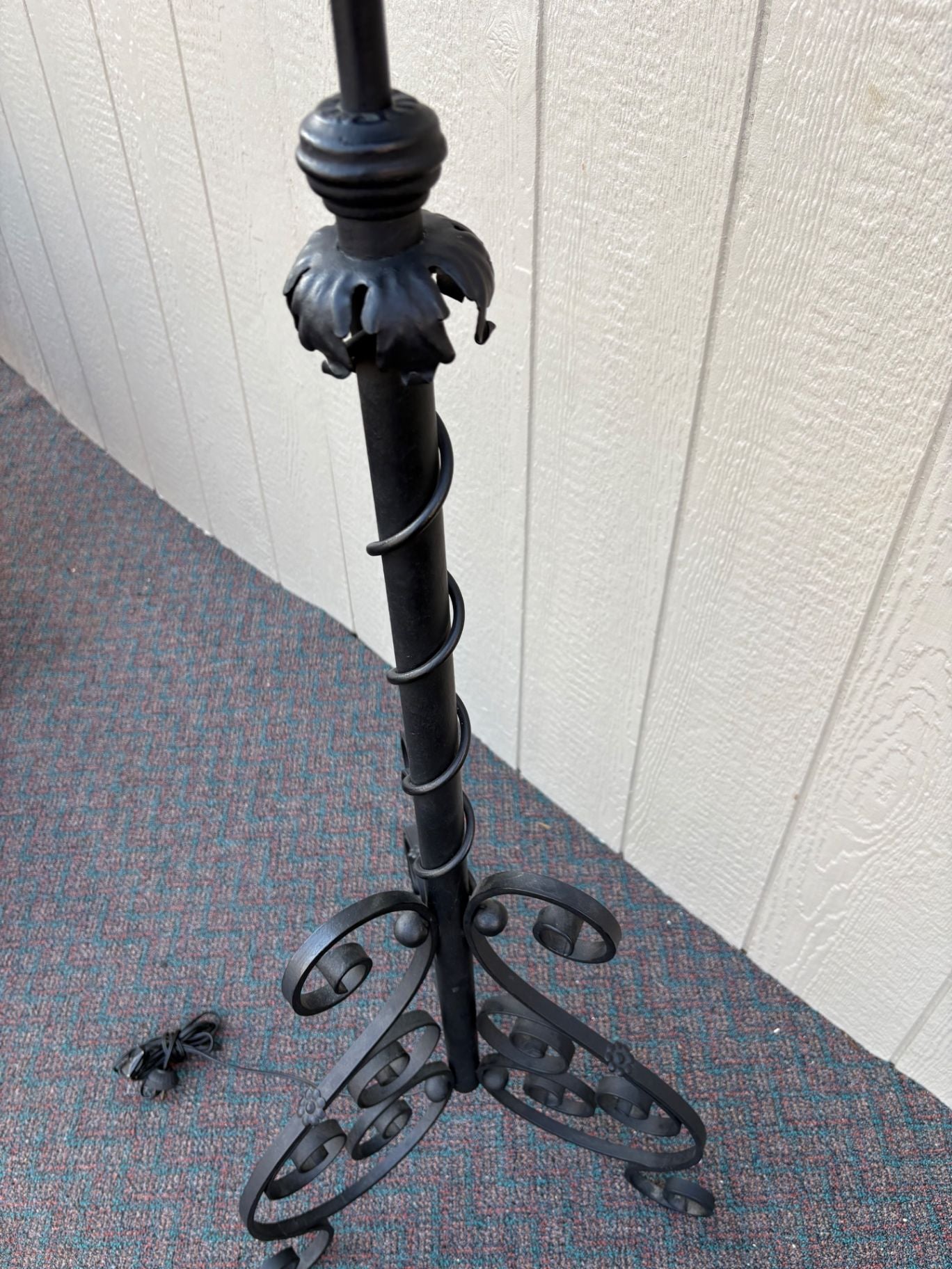 67400  Antique Victorian Wrought Iron Floor Lamp with Brass Font