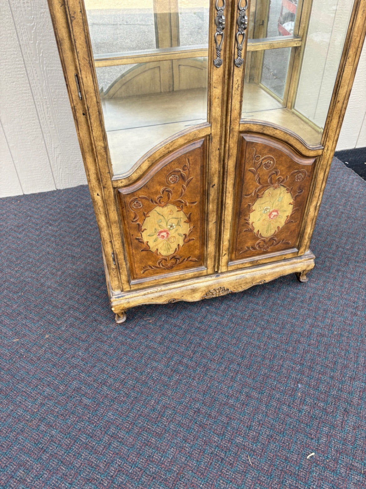 67683 French Provincial Hand-Painted Curio Cabinet with Glass Doors
