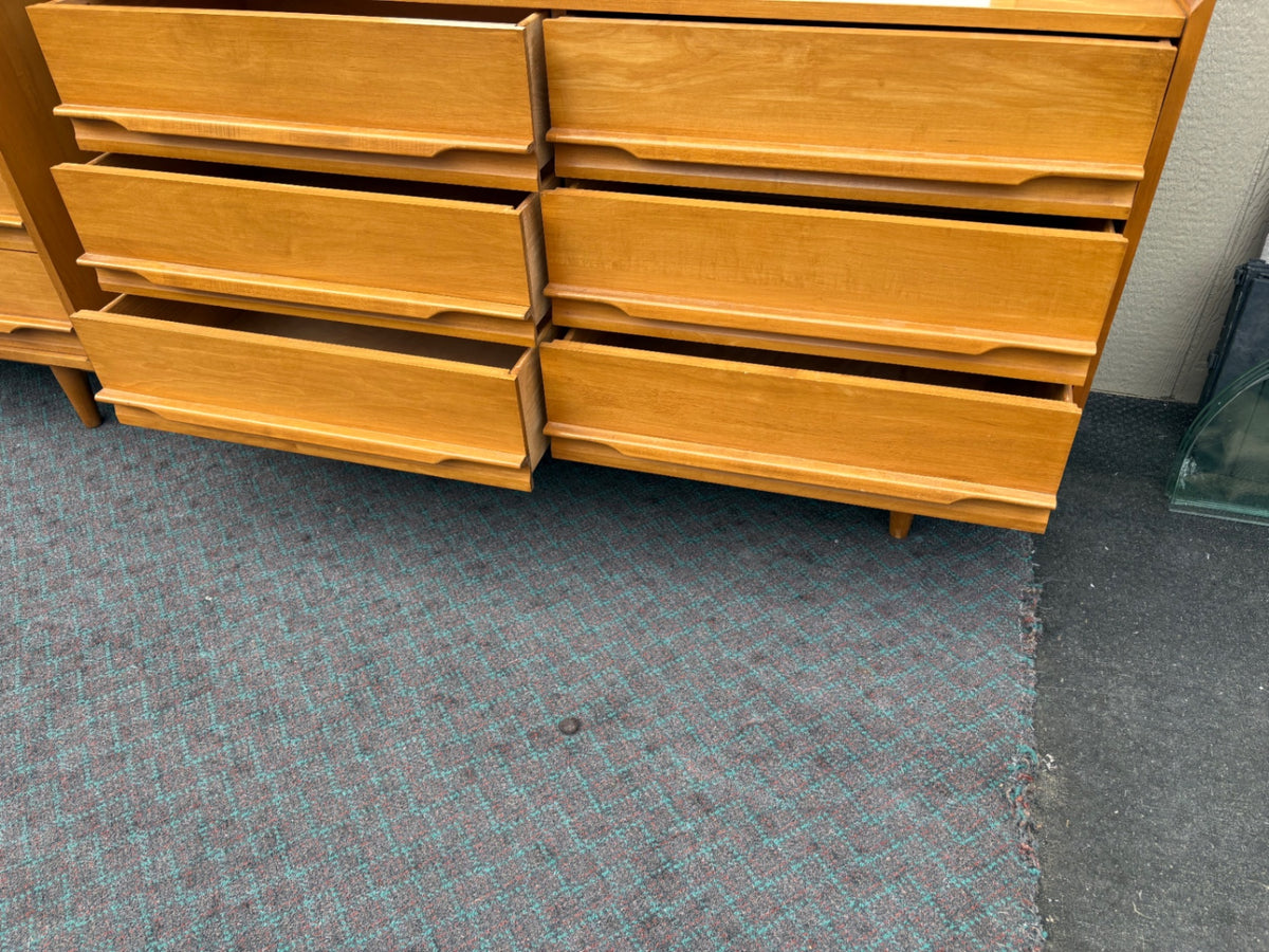 68148  Mid-Century Modern Crawford Bedroom Set with Mirror and Bed Frame