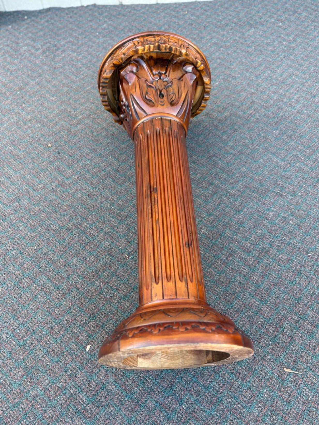 67416 Marble Top Decorative Pedestal with Carved Resin Column