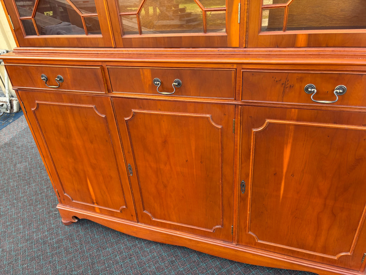 68159 Vintage Mahogany Breakfront China Cabinet with Glass Doors