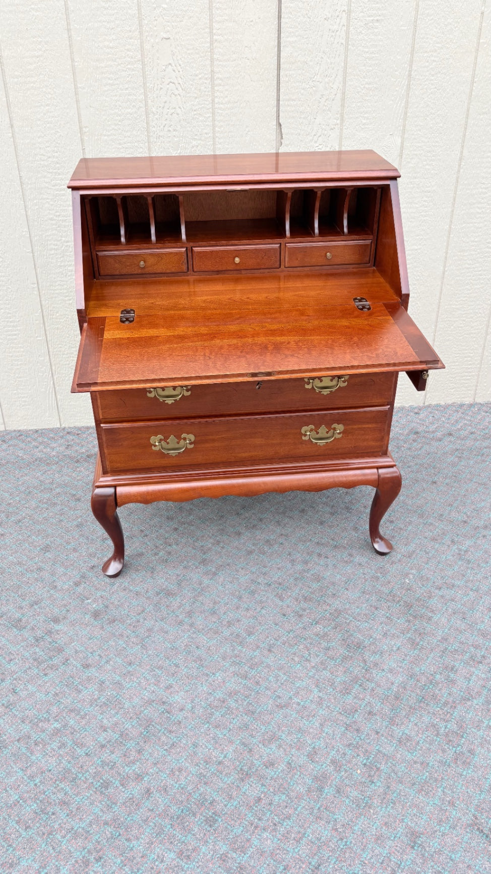 68080  Queen Anne Style Mahogany Slant Front Desk with Cabriole Legs