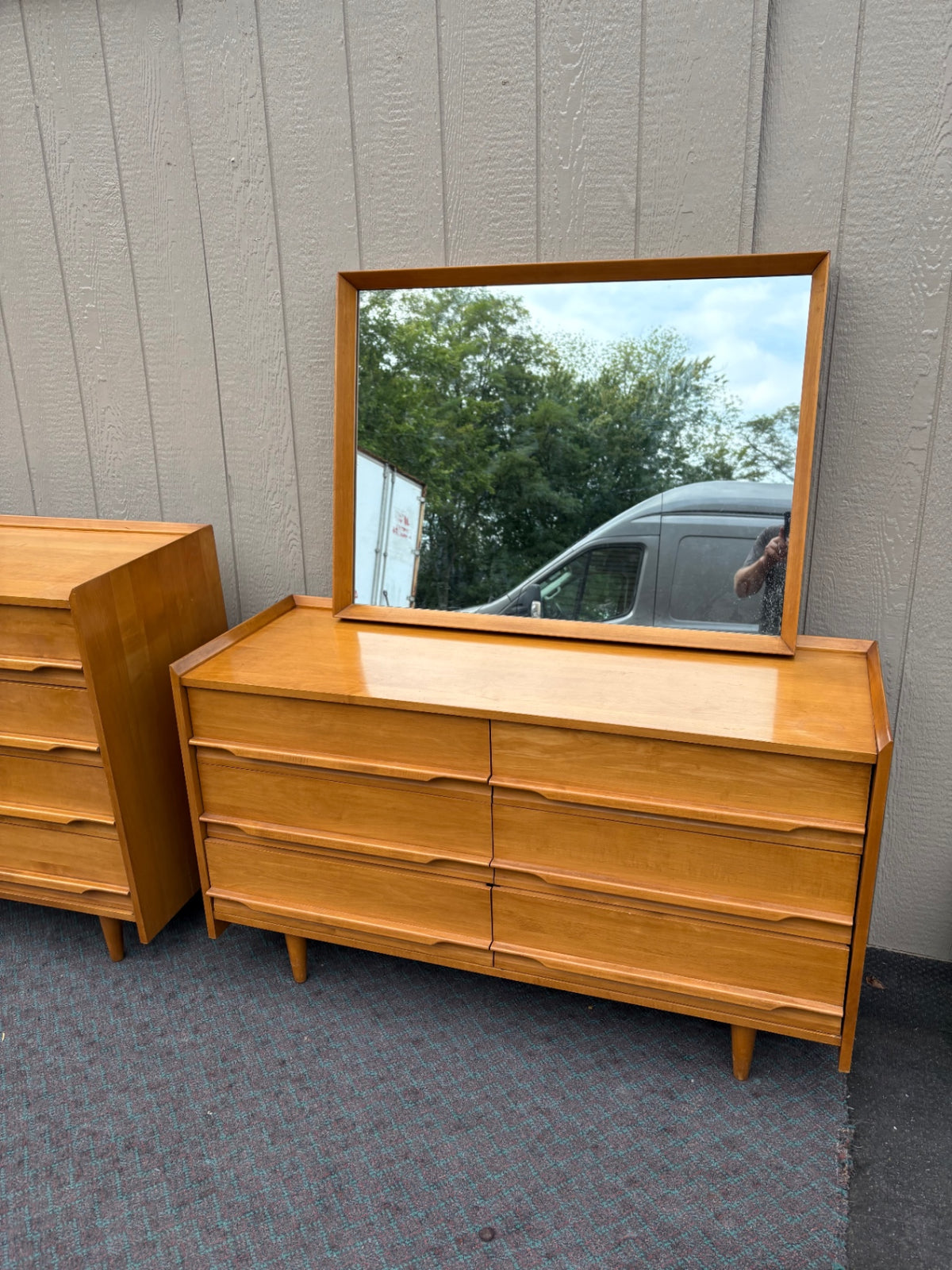 68148  Mid-Century Modern Crawford Bedroom Set with Mirror and Bed Frame