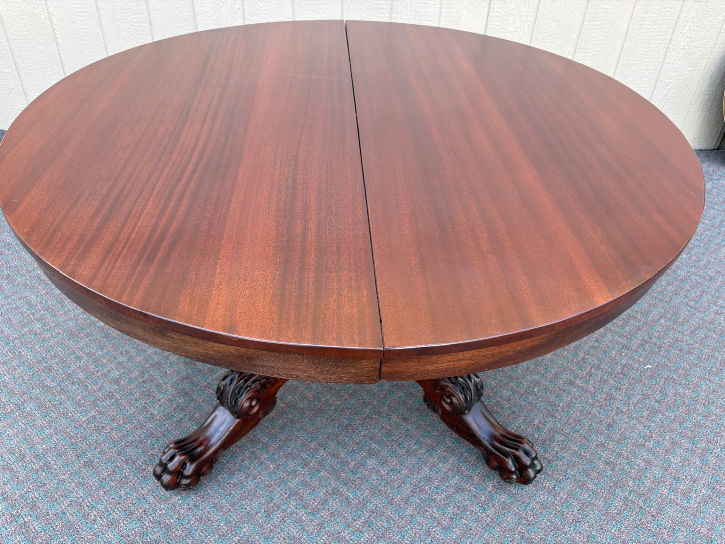 67769 Victorian Mahogany Round Dining Table with Claw Feet and 6 - 11" Leaves