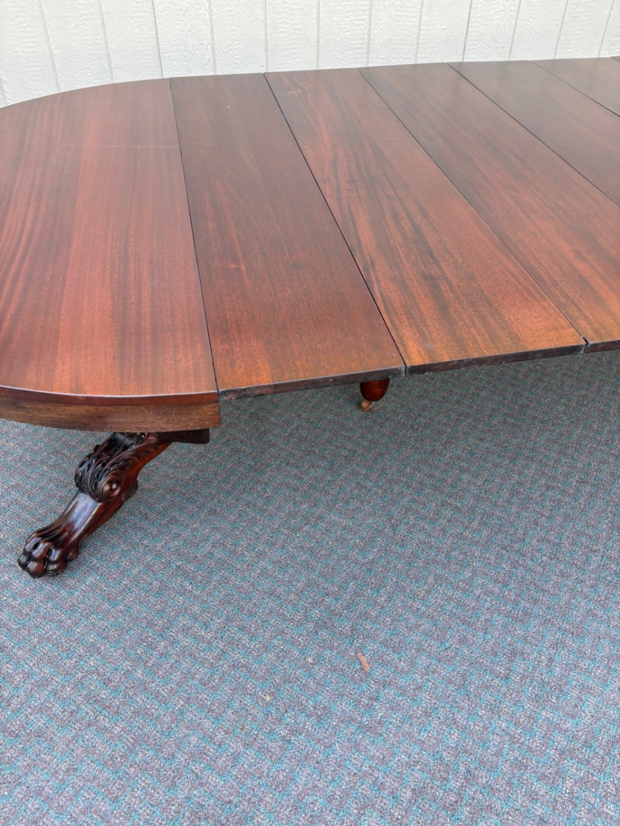 67769 Victorian Mahogany Round Dining Table with Claw Feet and 6 - 11" Leaves