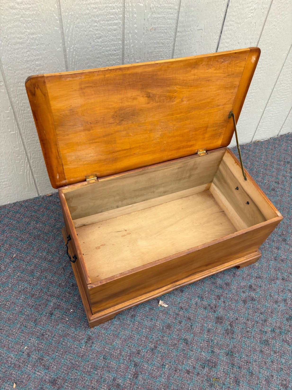 67894 Charming Vintage Cedar Wood Blanket Chest Trunk with Handles
