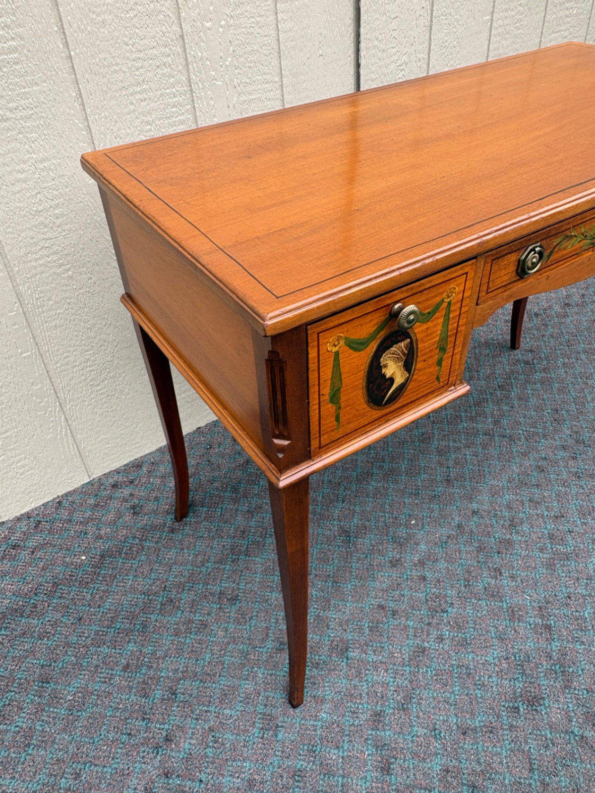 68146  Kittinger Adam's Style Mahogany Vanity Desk with Cameo Inlays