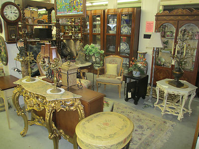 55219   Wicker Rattan Dining Kitchen Foyer Garden Table    42" Round Top