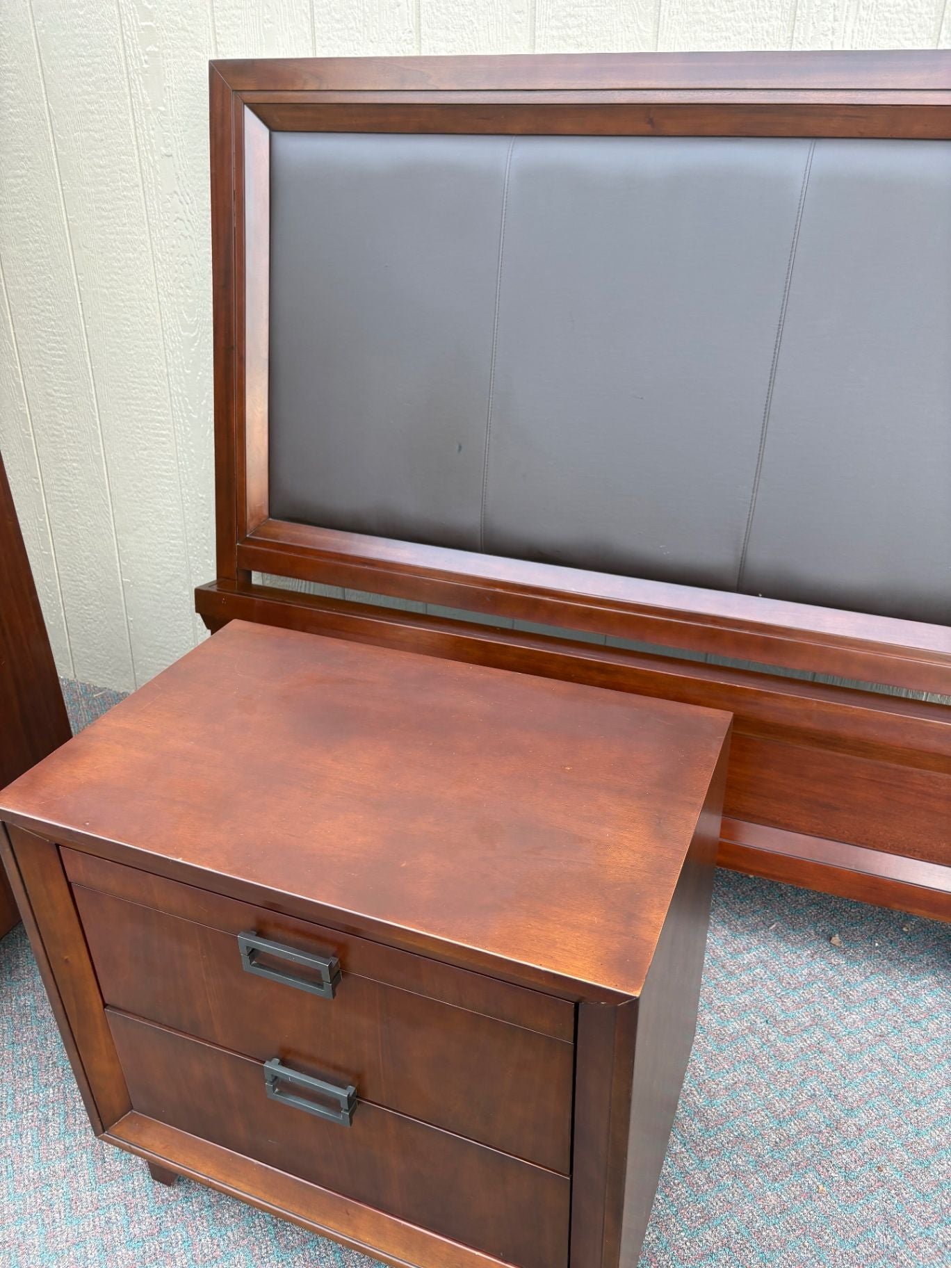 67643  Mid-Century Modern Bedroom Set with Dresser, Mirror, and Nightstand