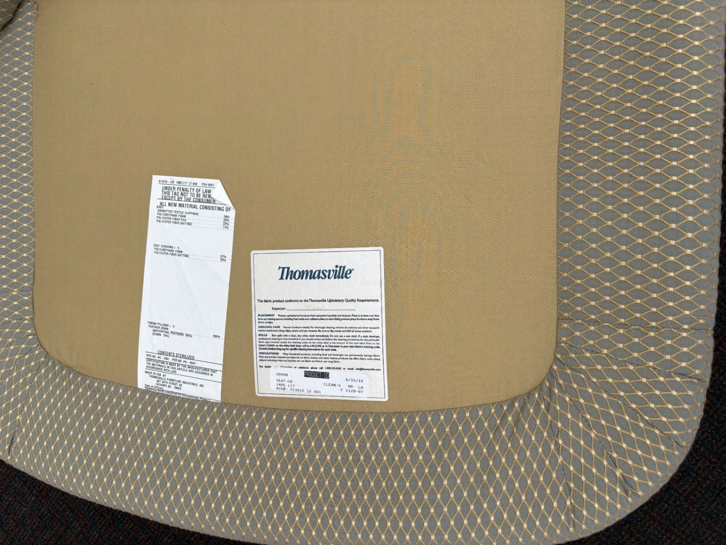 67531 Thomasville Upholstered Fainting Couch with Skirted Base