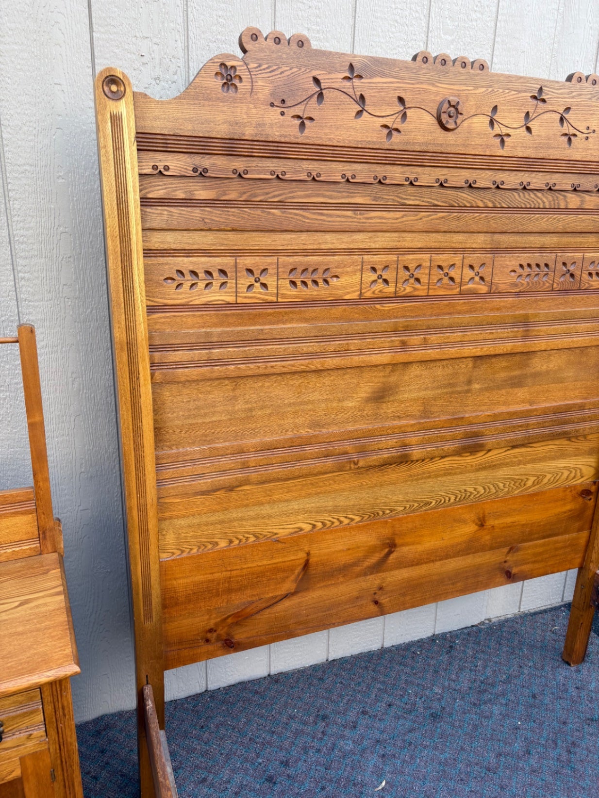 67947  Victorian Oak Bedroom Set with Full Size Bed and Dresser