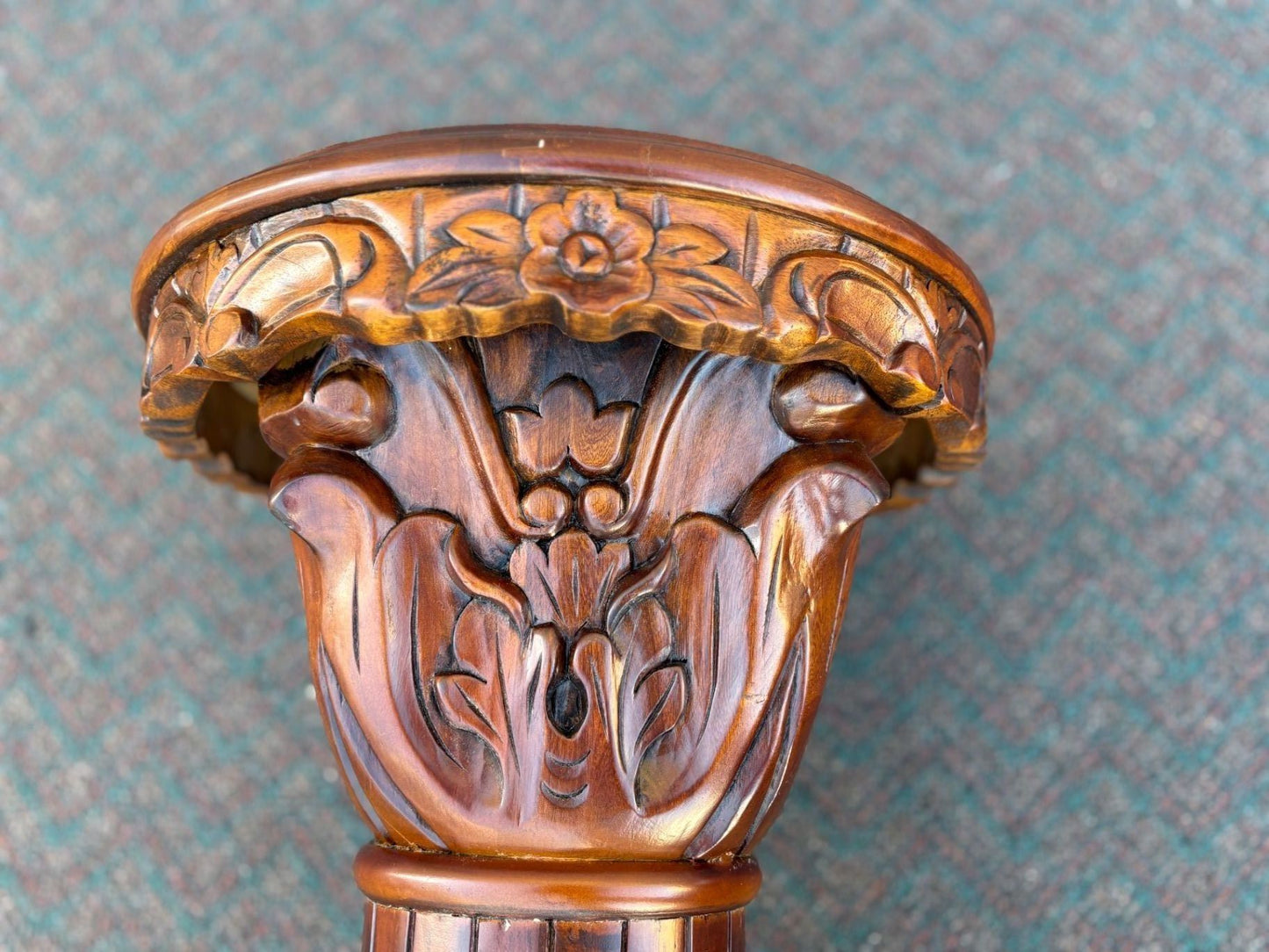 67416 Marble Top Decorative Pedestal with Carved Resin Column