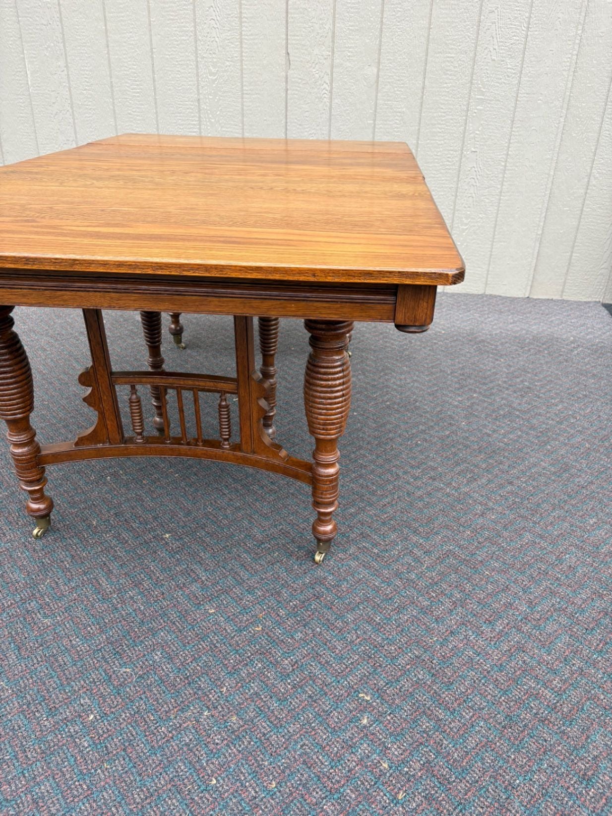 67627 Victorian Oak Dining Table with Turned Legs and Leaves