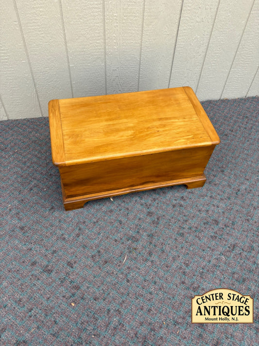67894 Charming Vintage Cedar Wood Blanket Chest Trunk with Handles