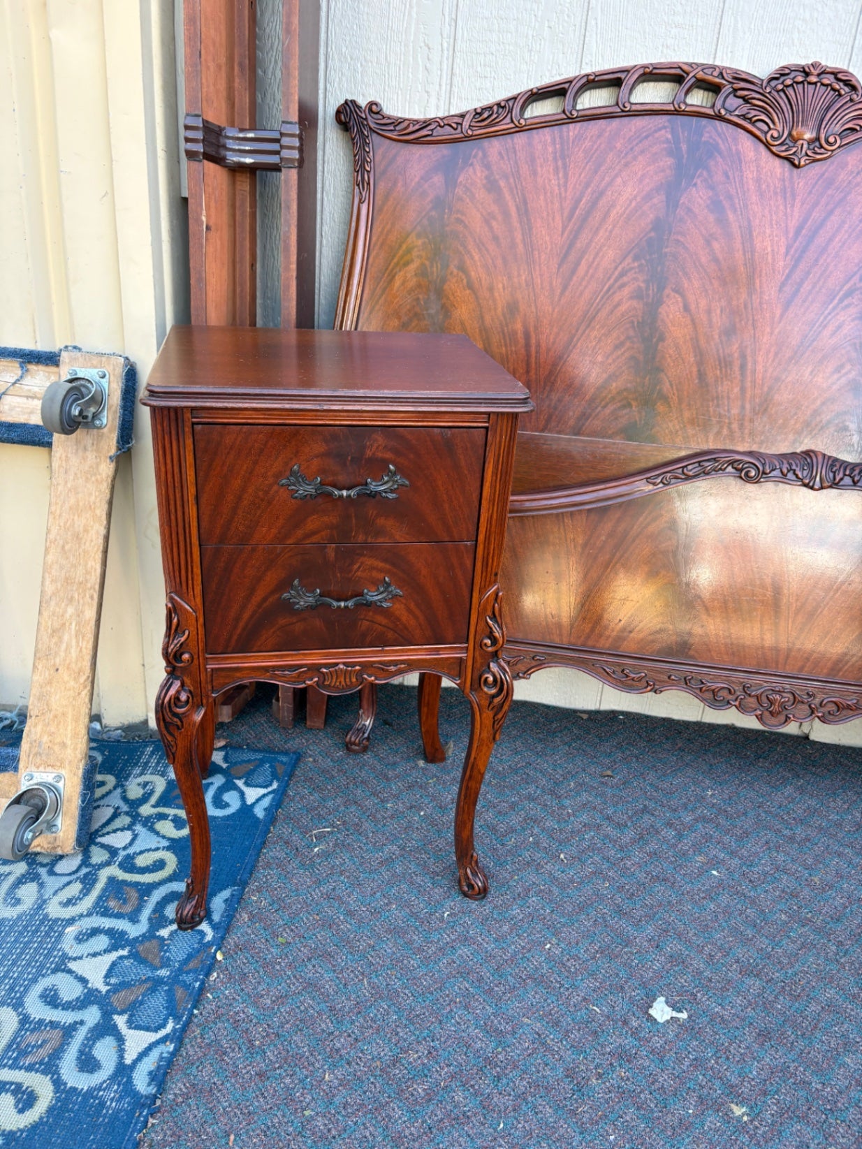 67791 Antique 8-Piece Flame Mahogany Bedroom Set with Mirrors