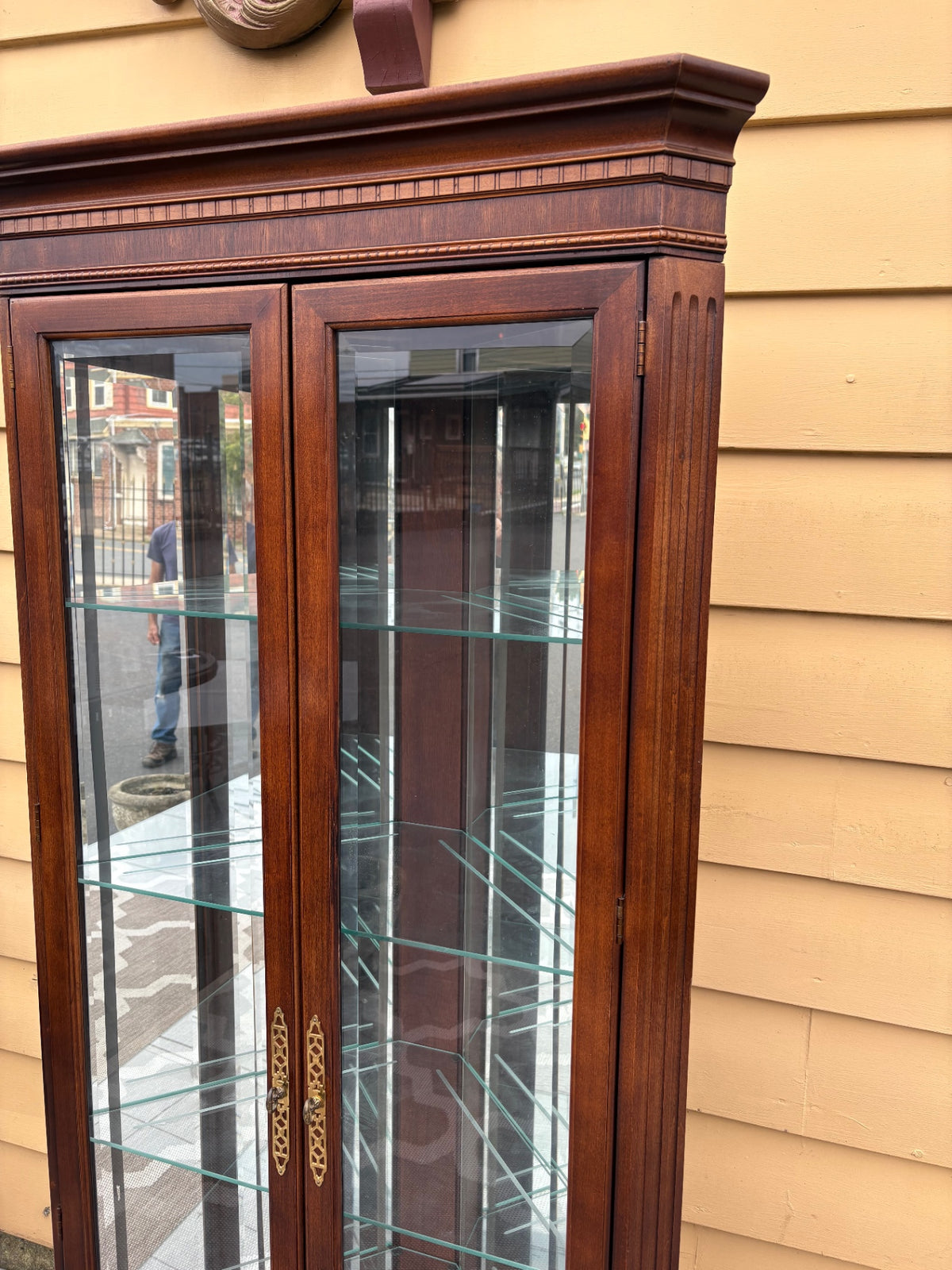 68207 AMERICAN Furniture Beveled Glass Corner Curio Cabinet