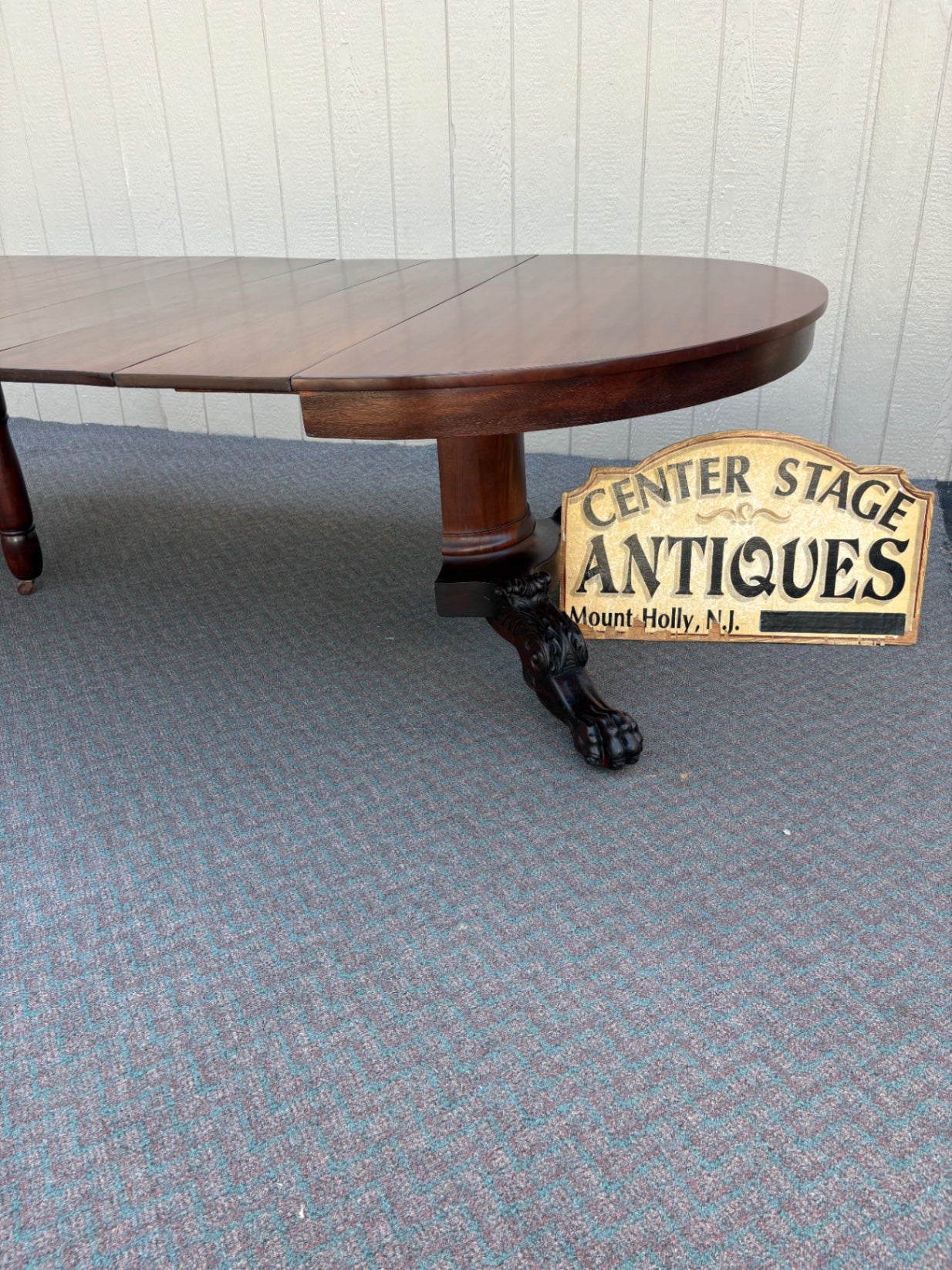 67769 Victorian Mahogany Round Dining Table with Claw Feet and 6 - 11" Leaves
