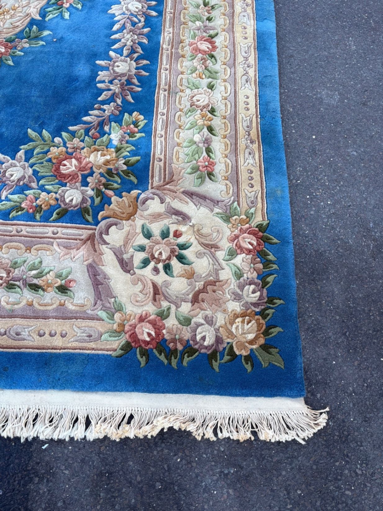 RUG01  Elegant European-Style Floral Area Rug in Rich Blue Wool