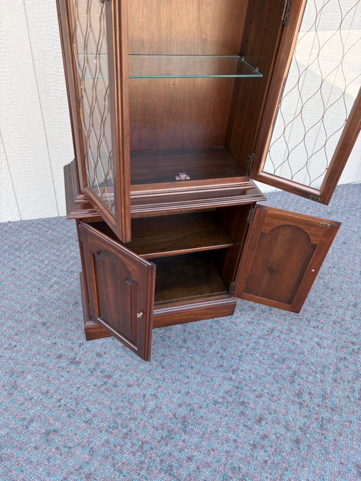 67900  Ethan Allen Traditional Mahogany Curio Cabinet with Glass Doors