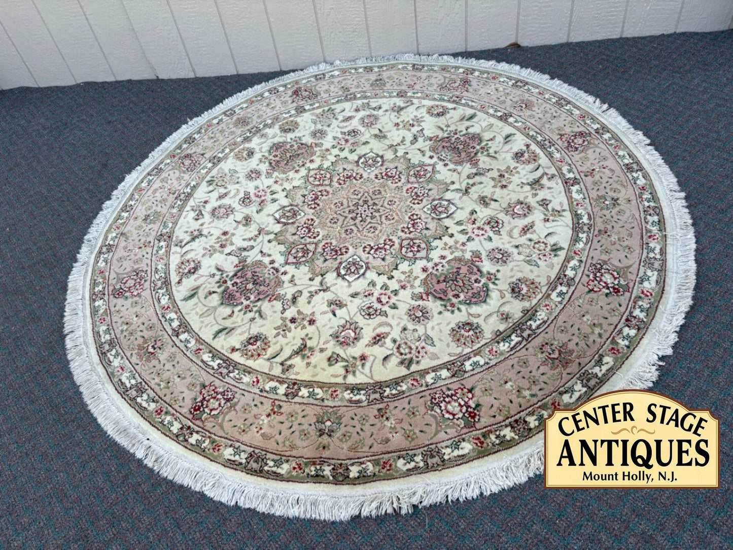 RUG06 Round Oriental Rug with Floral Medallion Design, Wool Blend