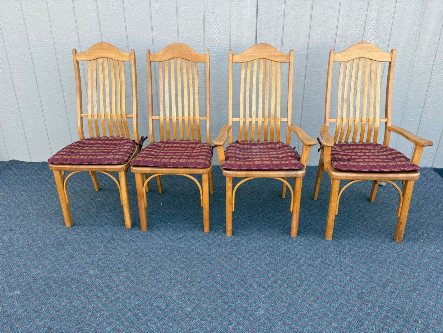 67633 Set of 4 Oak Dining Chairs with Cushions, Vintage Slat-back Design